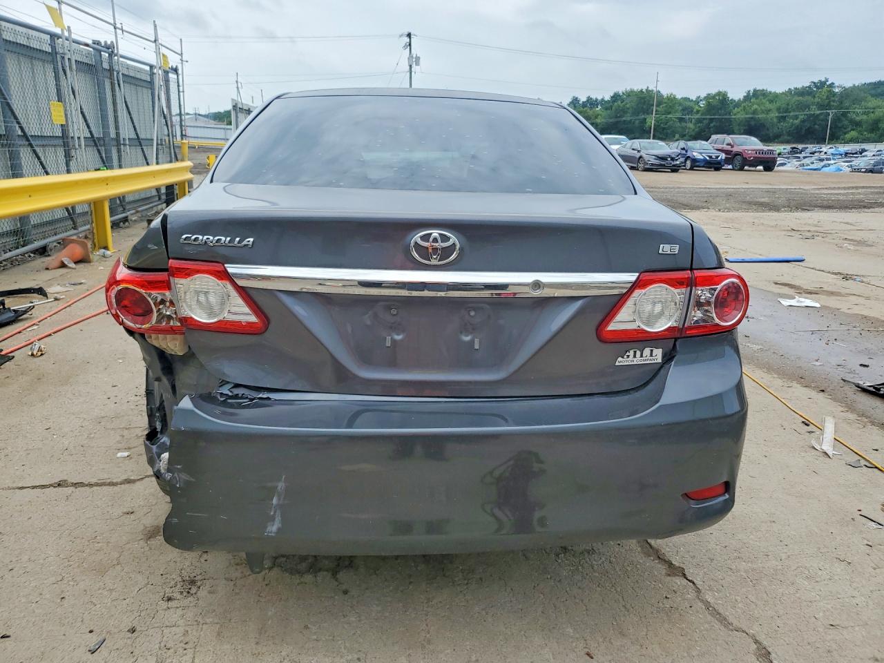 2011 Toyota Corolla Le Gray vin: JTDBU4EE6B9149178
