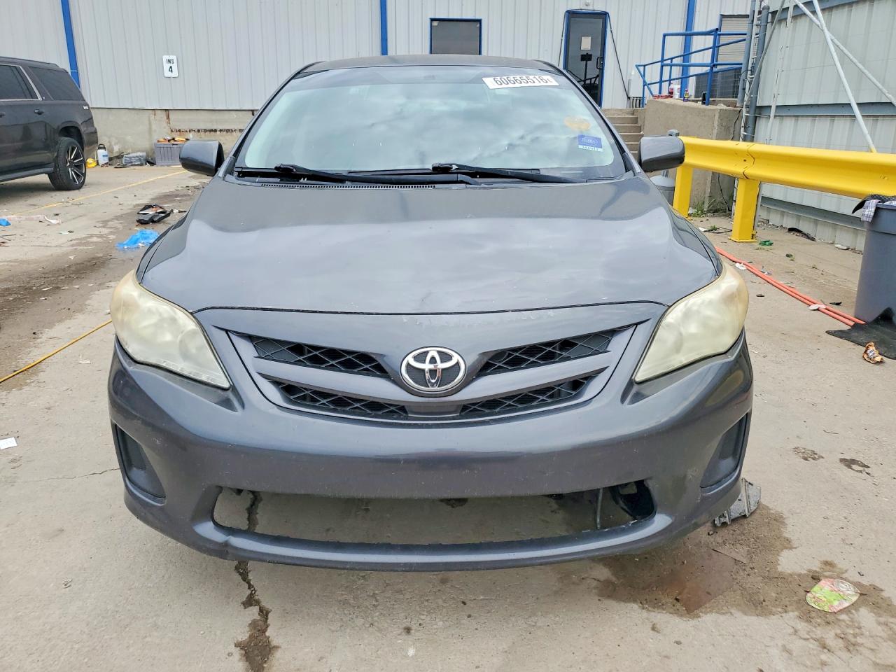 2011 Toyota Corolla Le Gray vin: JTDBU4EE6B9149178