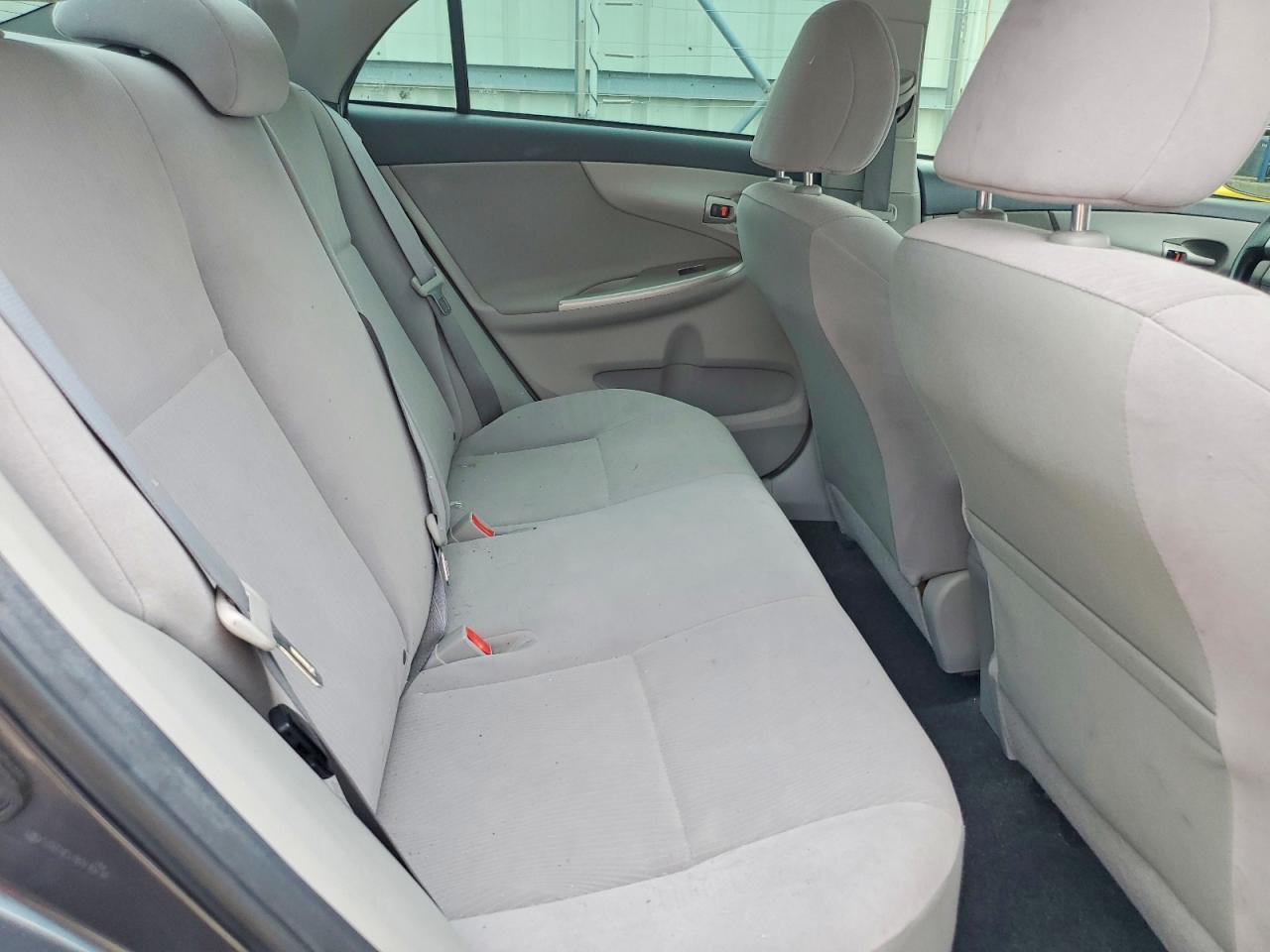 2011 Toyota Corolla Le Gray vin: JTDBU4EE6B9149178