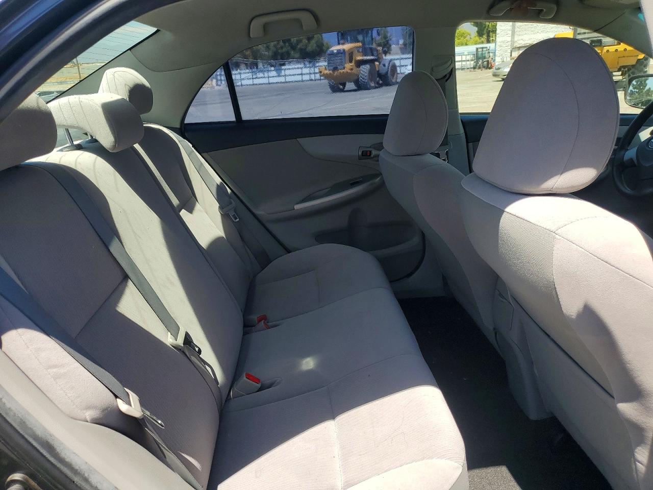 2011 Toyota Corolla Le Gray vin: JTDBU4EE6B9160472