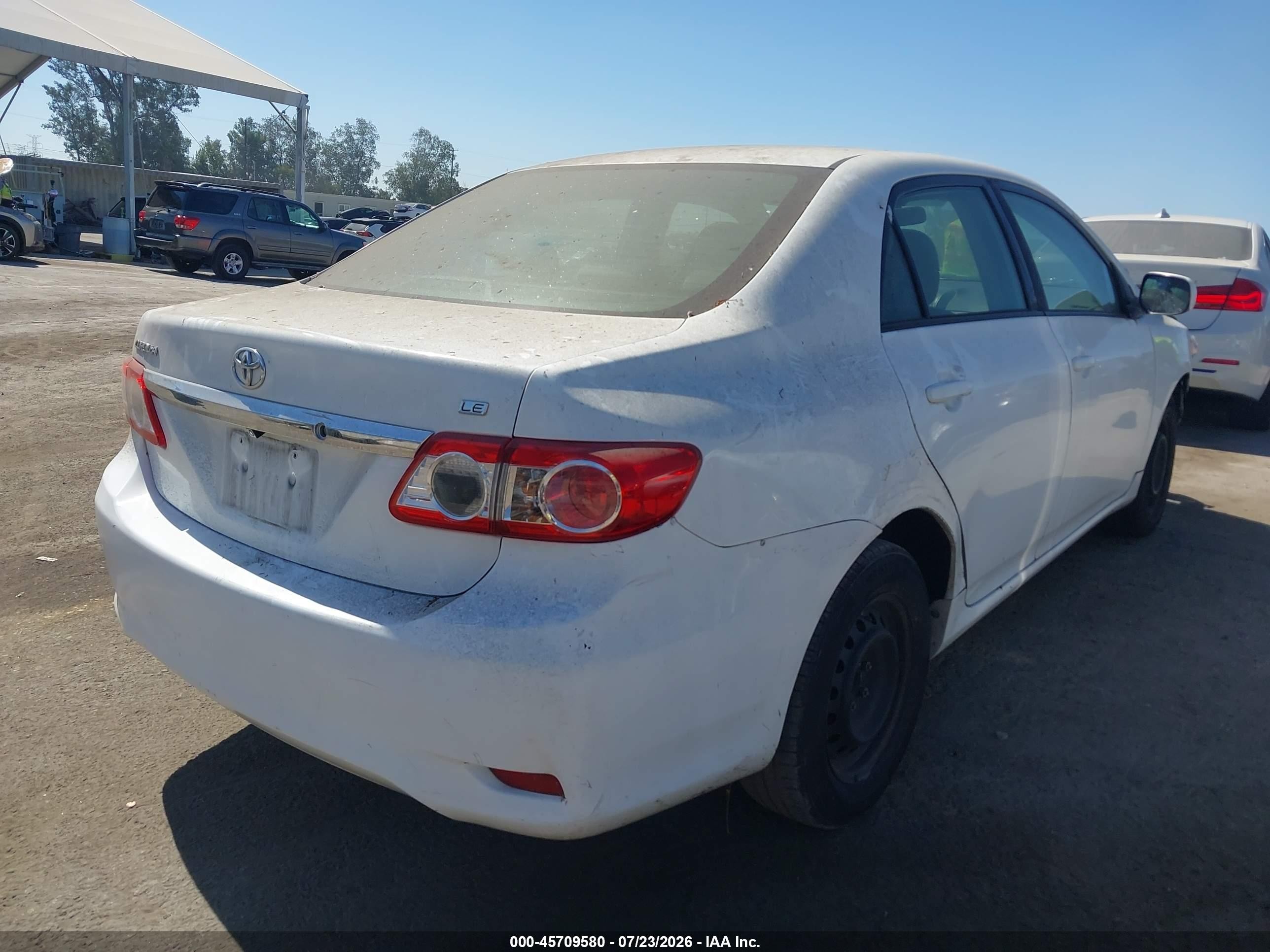2011 Toyota Corolla Le White vin: JTDBU4EE6B9161847