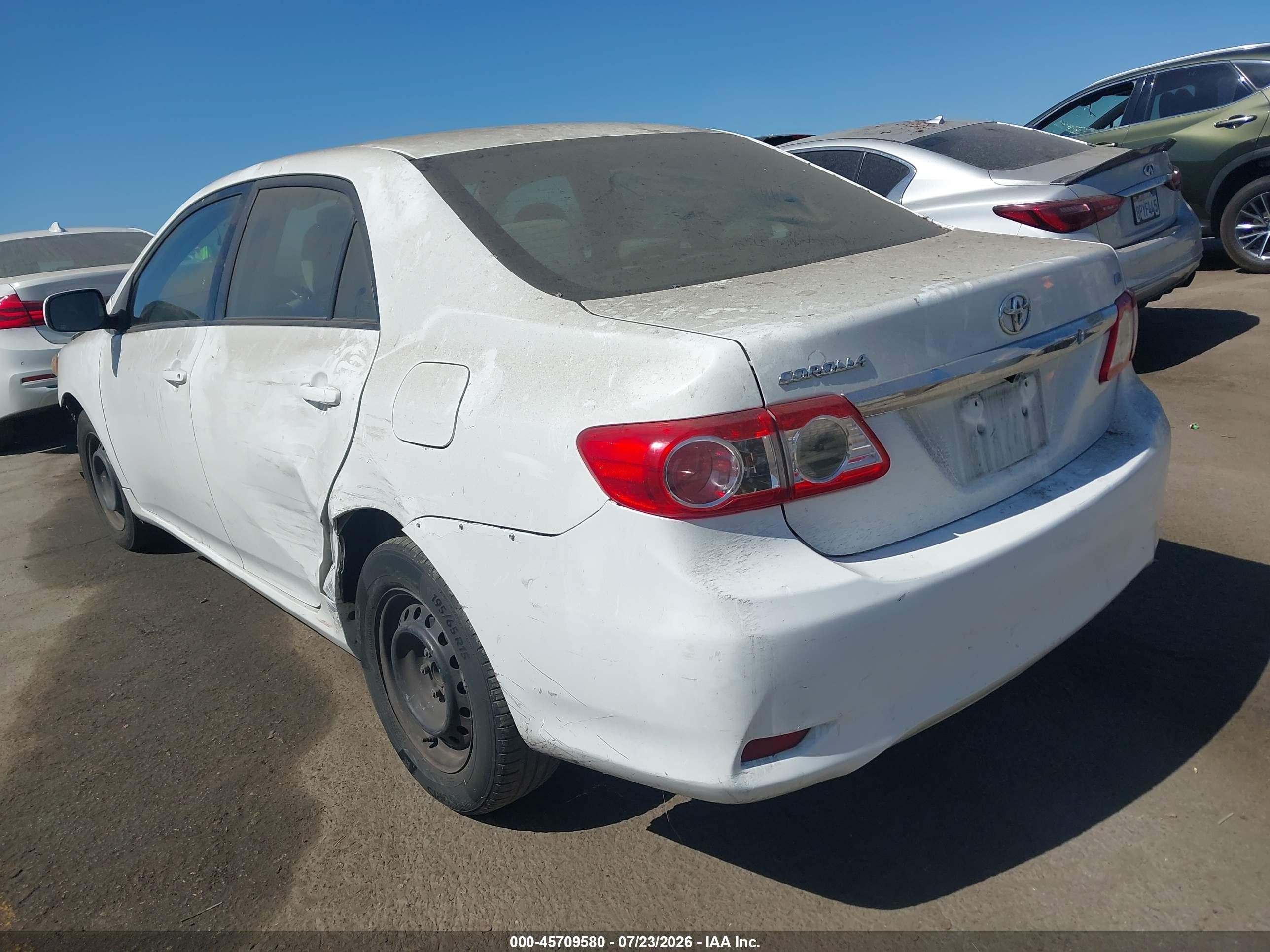 2011 Toyota Corolla Le White vin: JTDBU4EE6B9161847