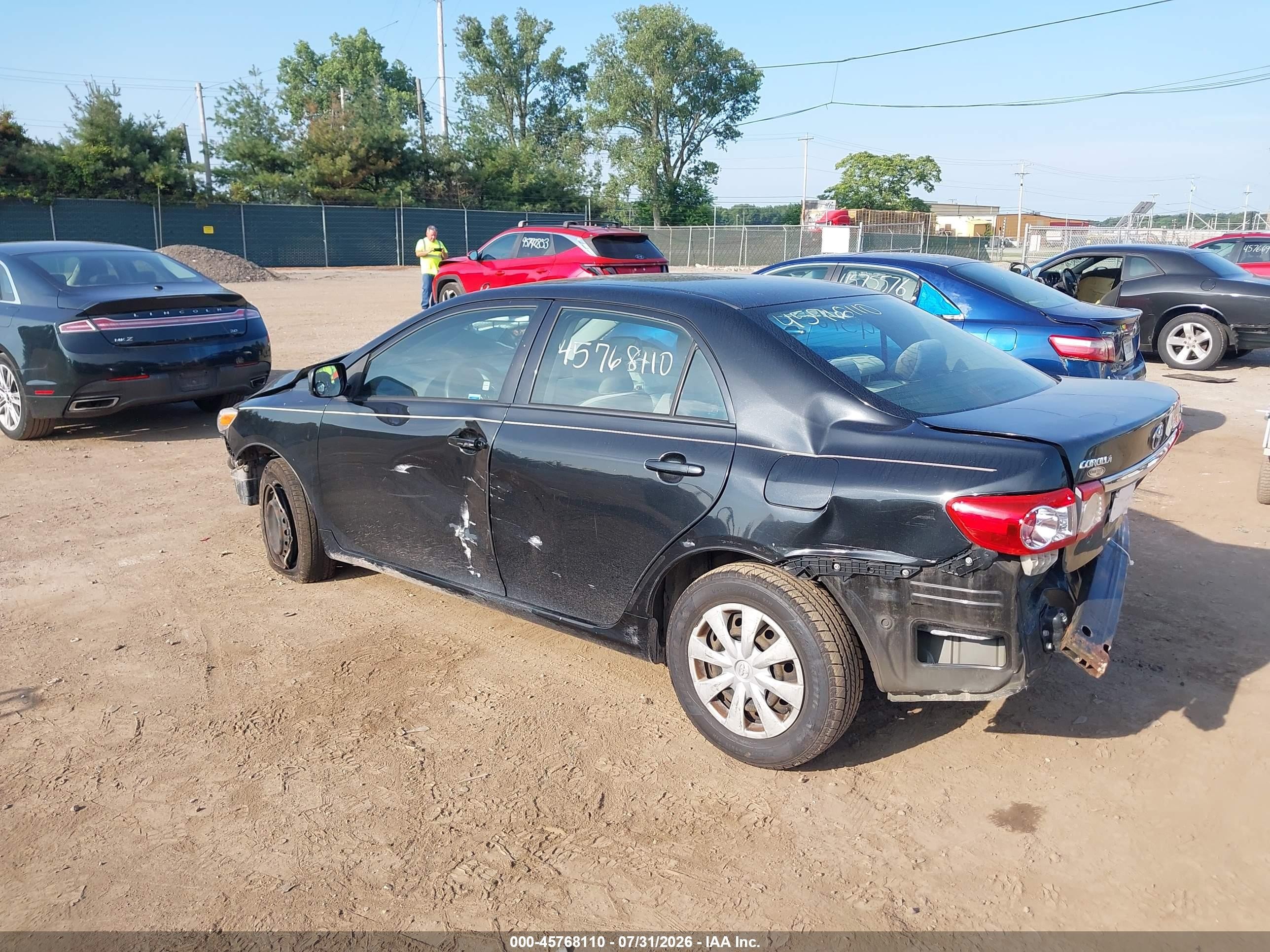 2011 Toyota Corolla Le Gray vin: JTDBU4EE6BJ100383