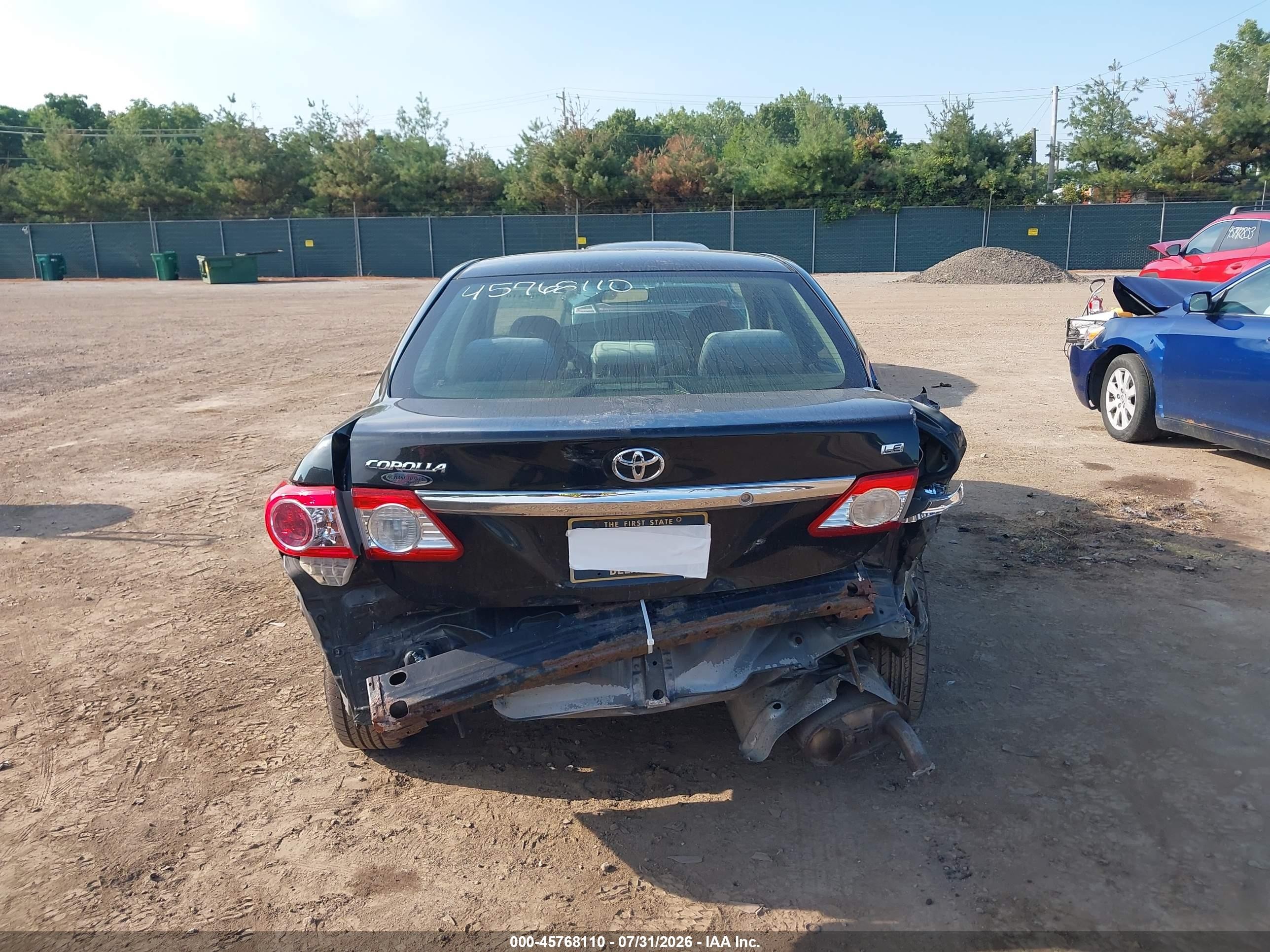 2011 Toyota Corolla Le Gray vin: JTDBU4EE6BJ100383