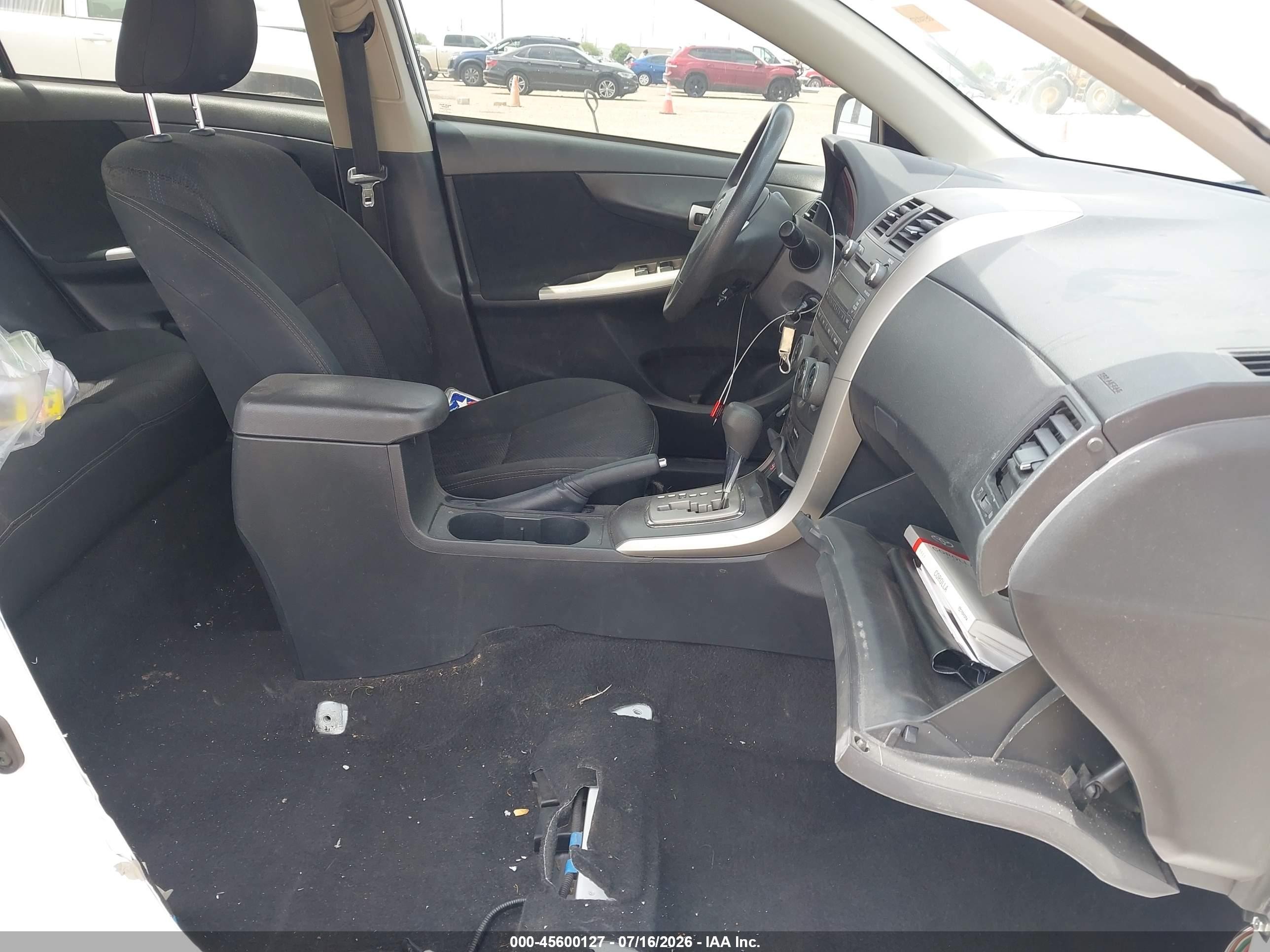 2011 Toyota Corolla Le Белый vin: JTDBU4EE6BJ108015
