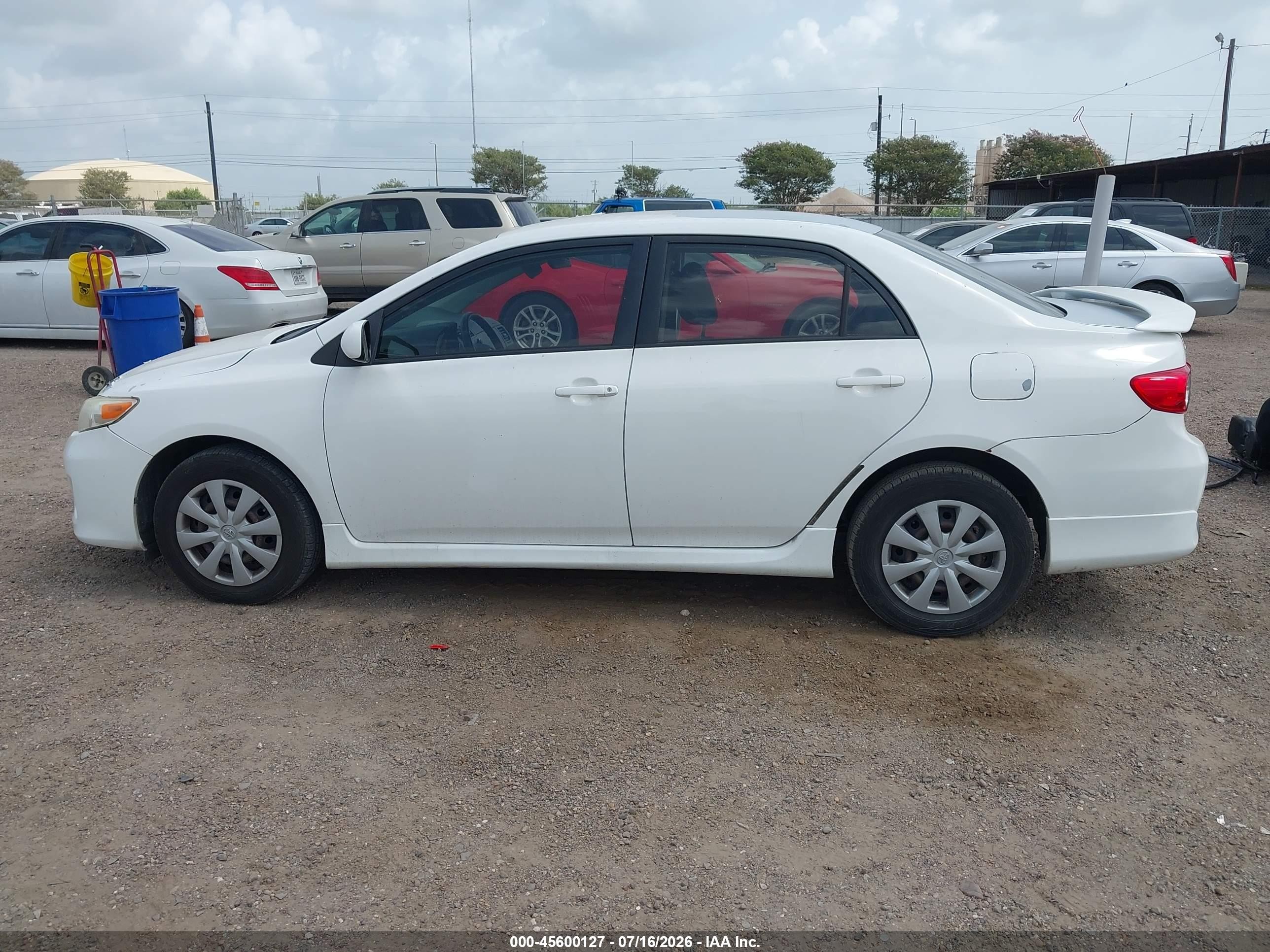 2011 Toyota Corolla Le Белый vin: JTDBU4EE6BJ108015
