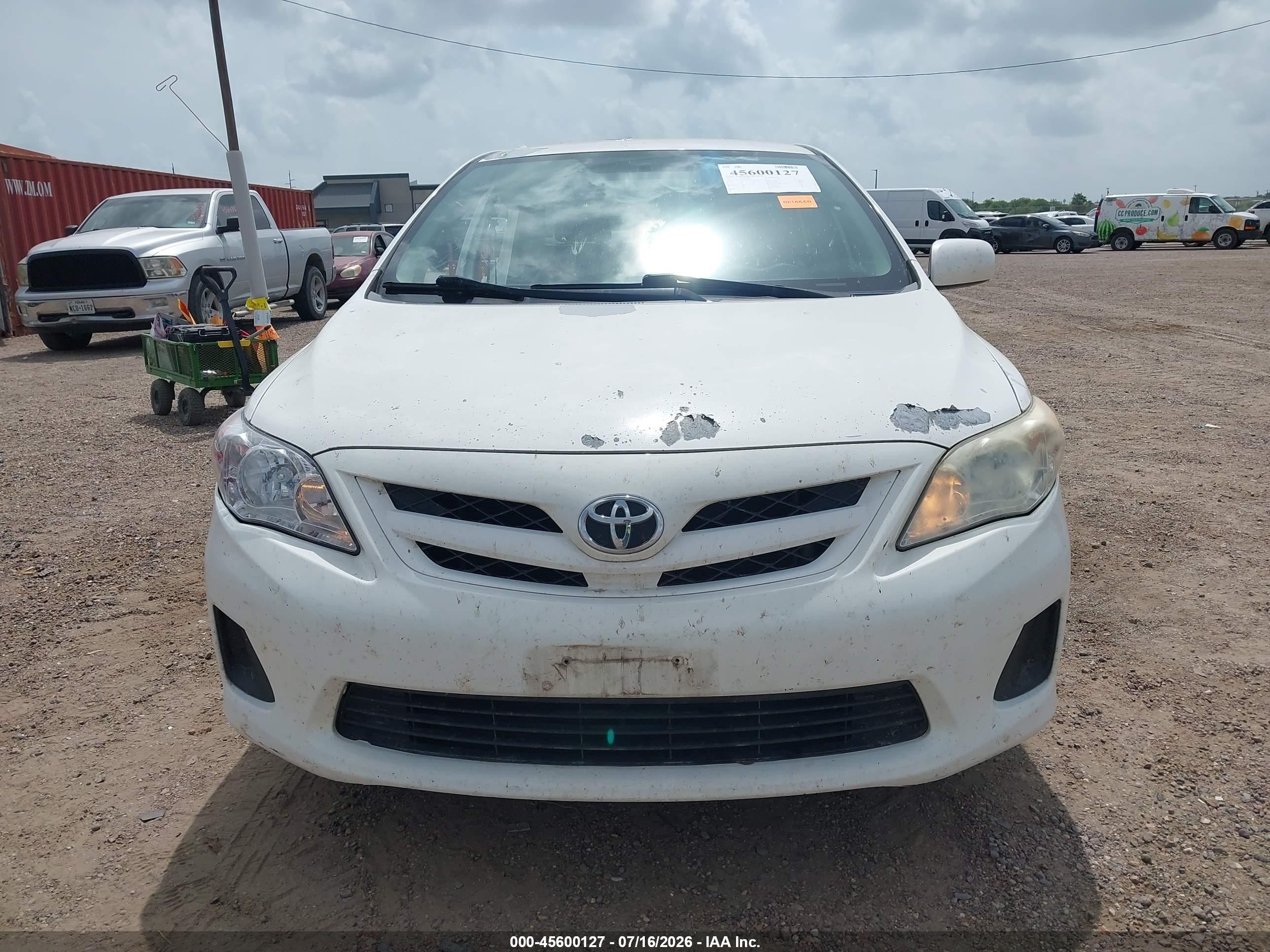 2011 Toyota Corolla Le Белый vin: JTDBU4EE6BJ108015