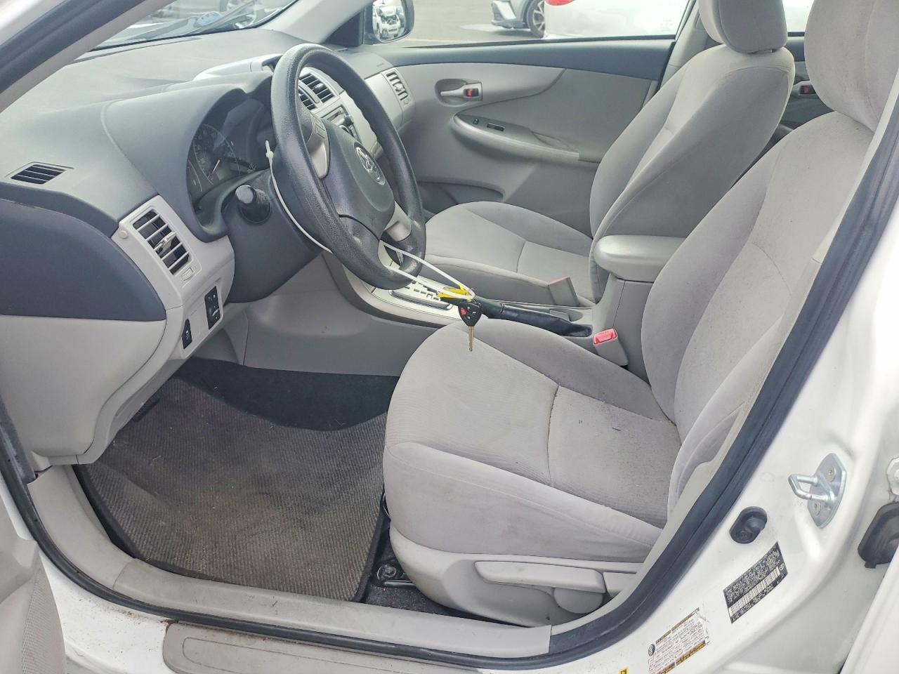 2012 Toyota Corolla Base White vin: JTDBU4EE6C9175930