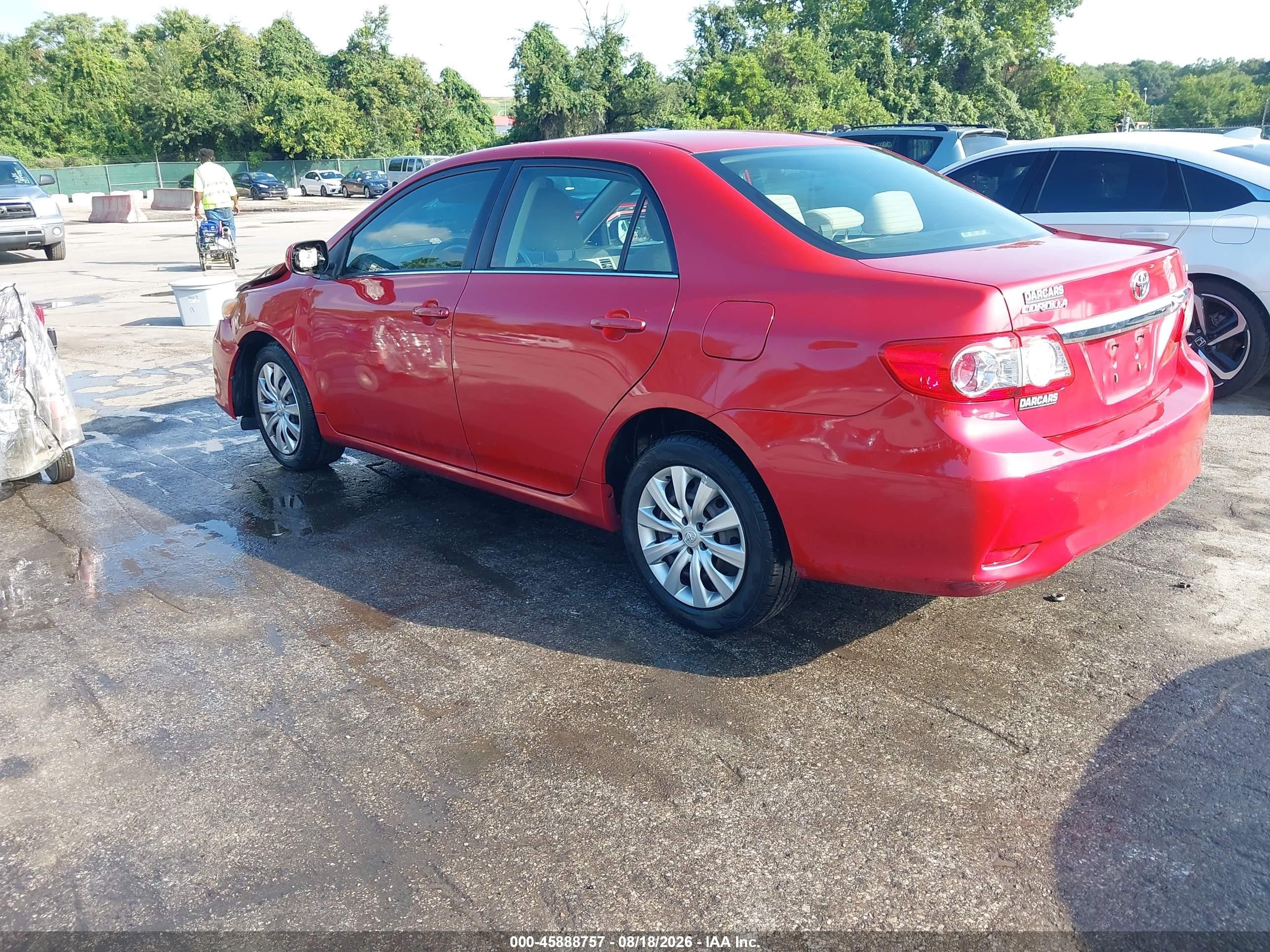 2013 Toyota Corolla Le Red vin: JTDBU4EE6DJ117610