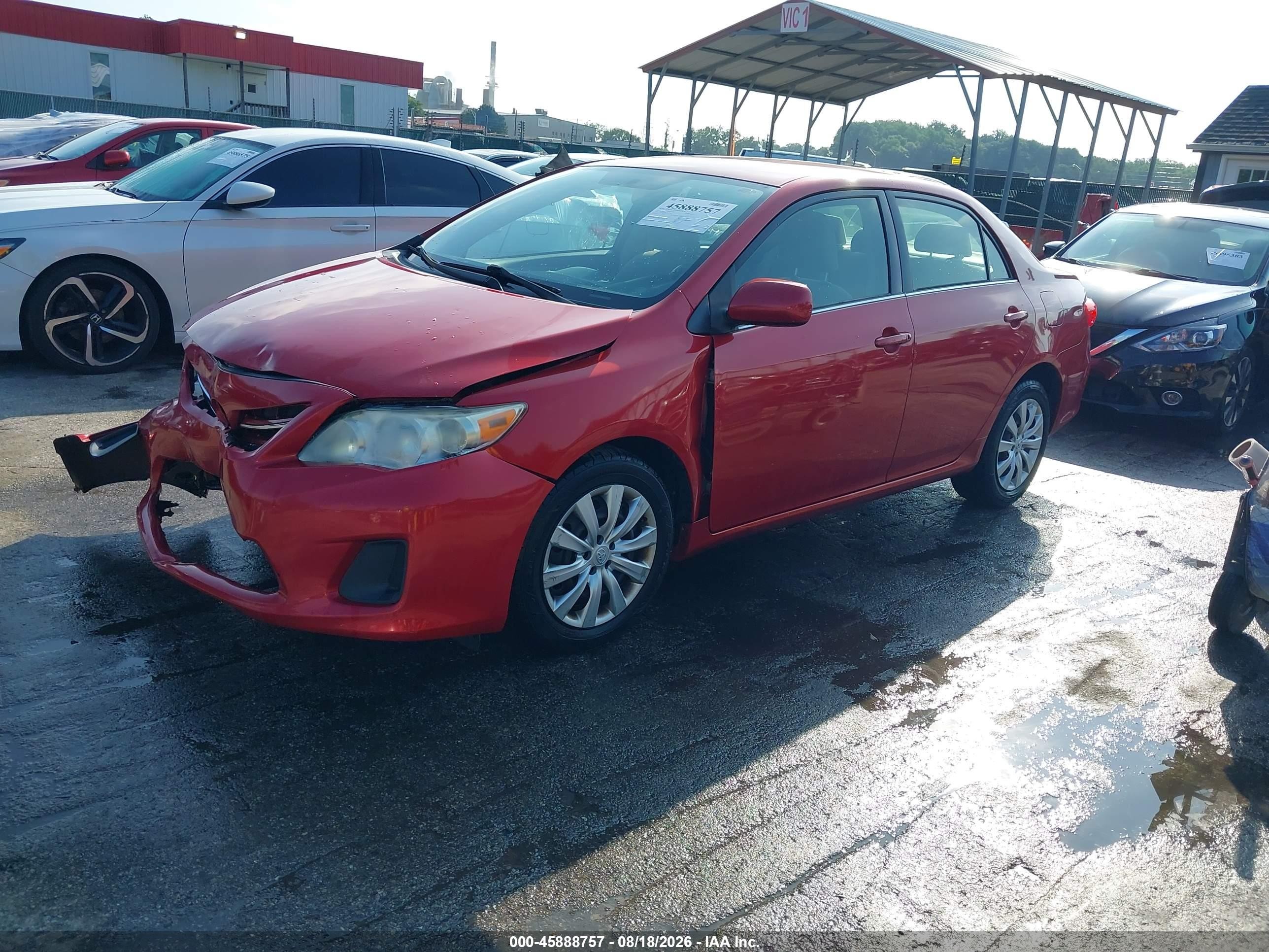 2013 Toyota Corolla Le Red vin: JTDBU4EE6DJ117610
