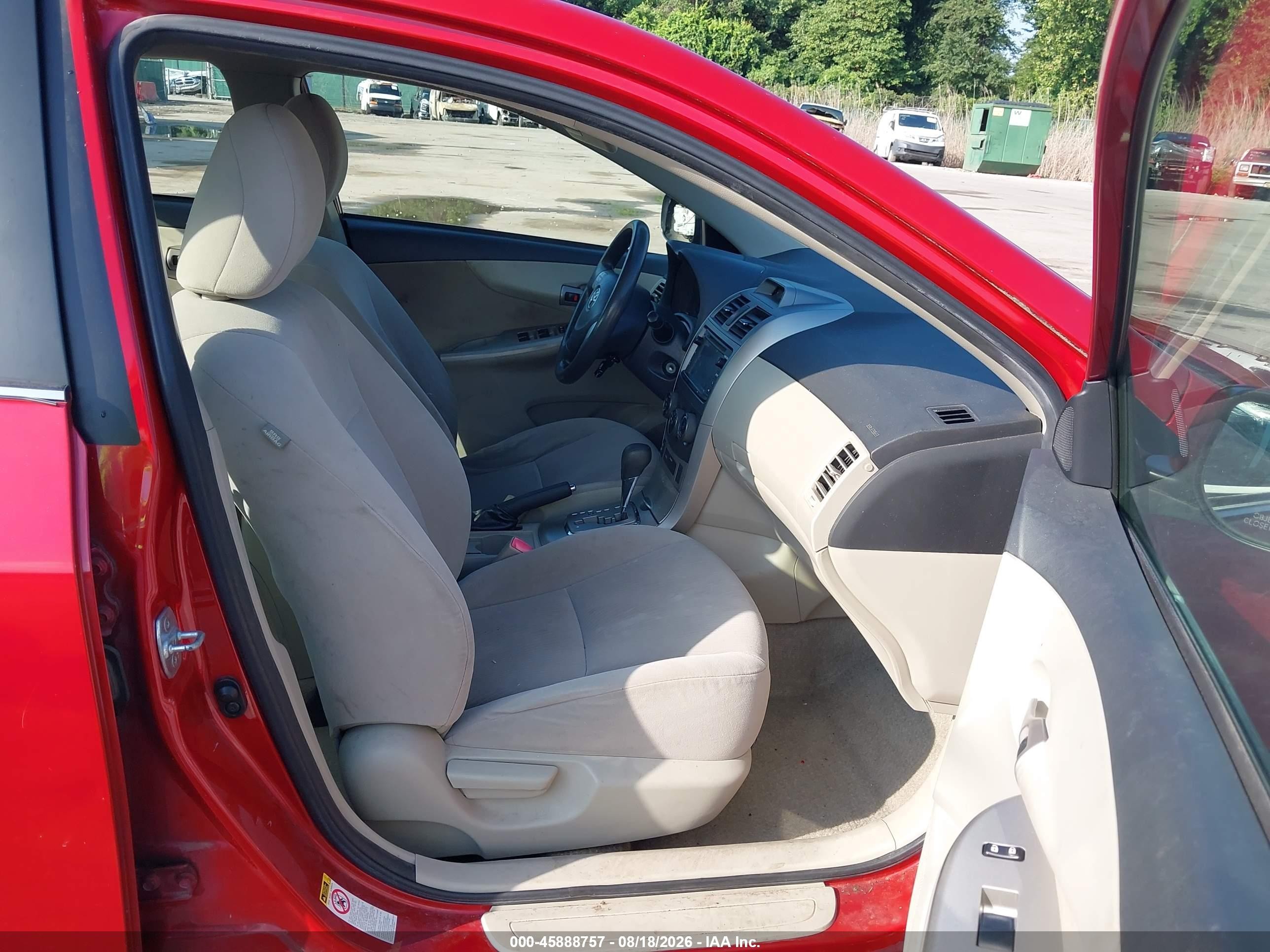 2013 Toyota Corolla Le Red vin: JTDBU4EE6DJ117610