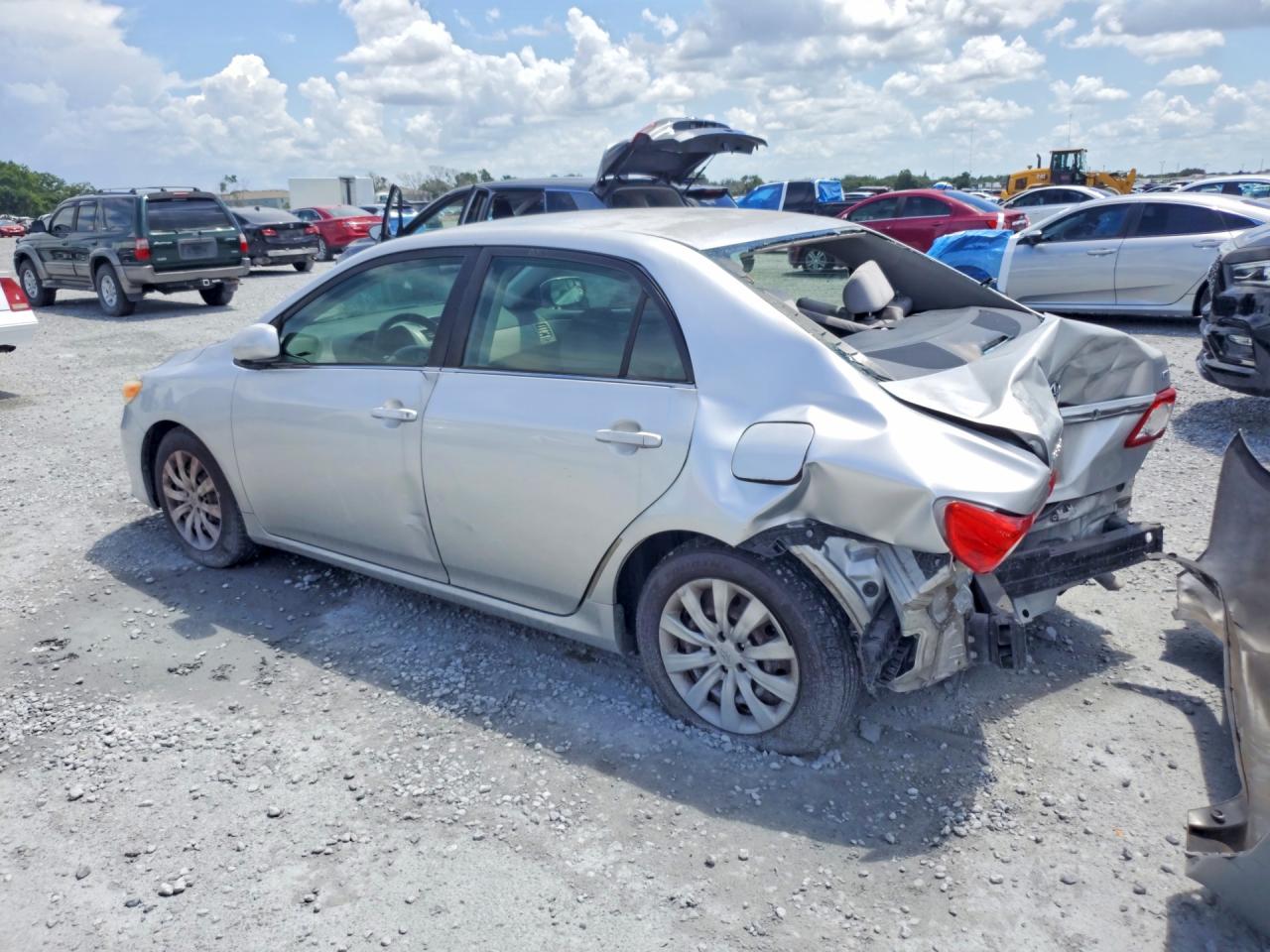2013 Toyota Corolla Le Silver vin: JTDBU4EE6DJ122371