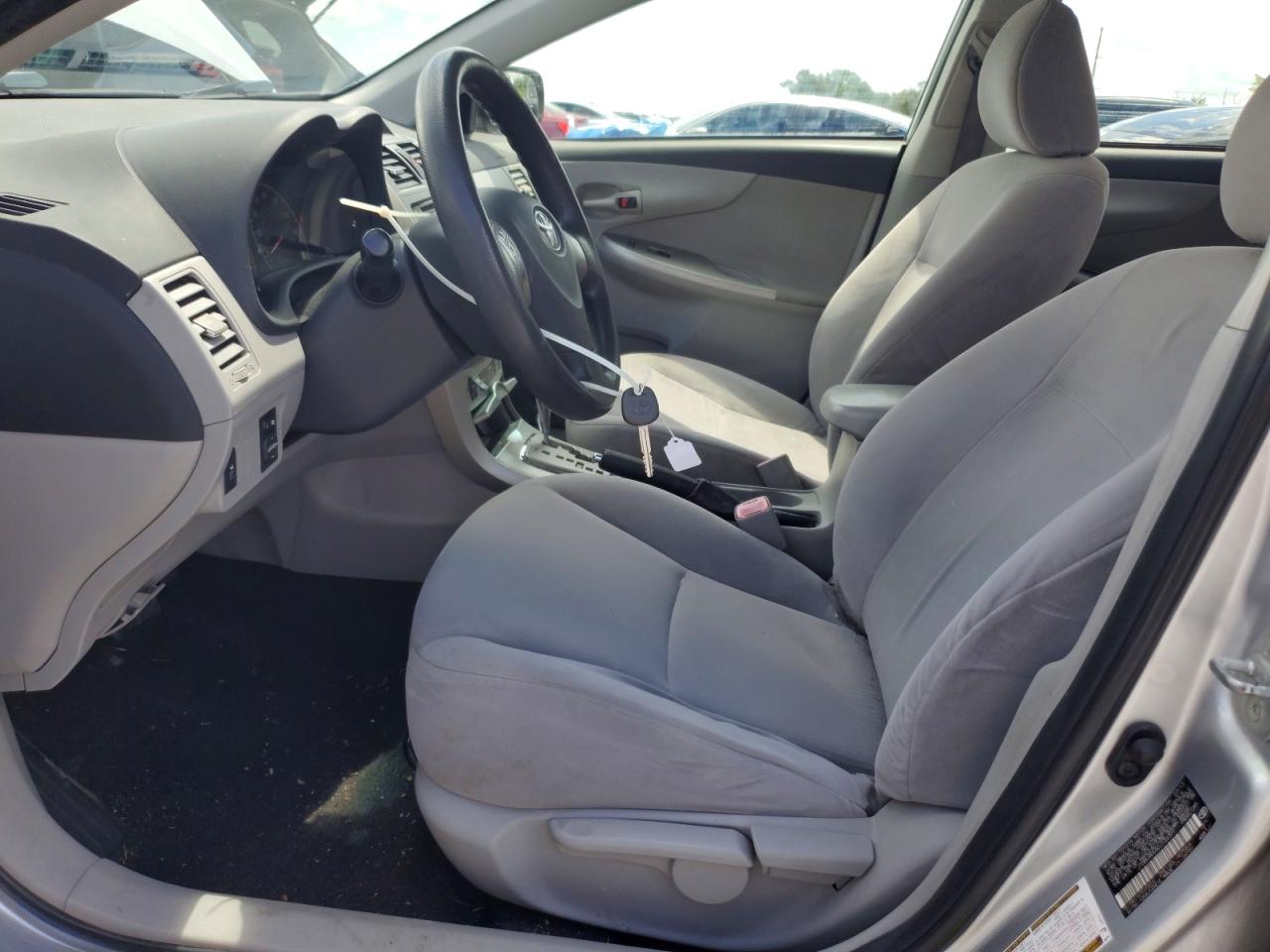 2013 Toyota Corolla Le Silver vin: JTDBU4EE6DJ122371