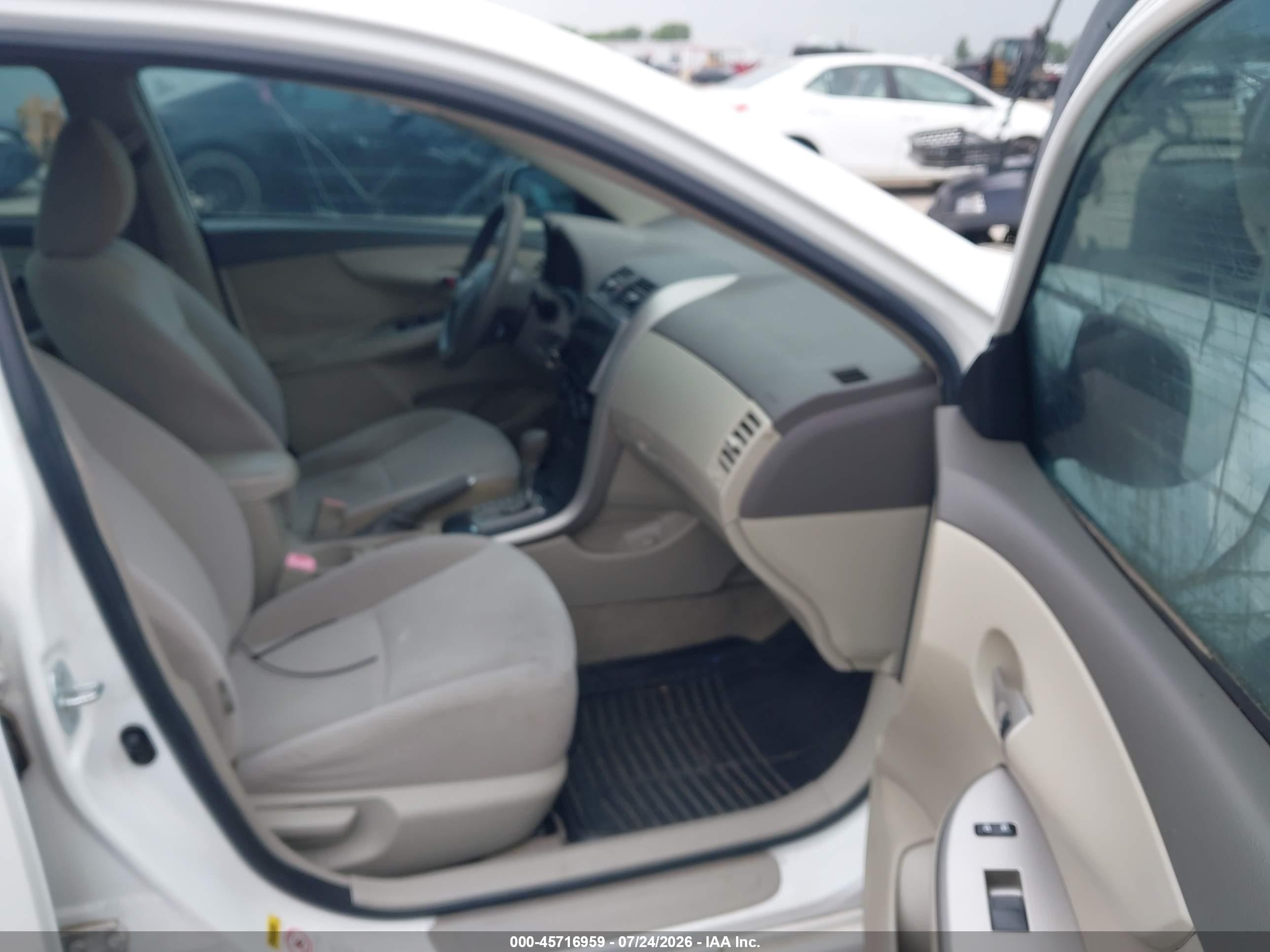 2010 Toyota Corolla Le White vin: JTDBU4EE7A9098787