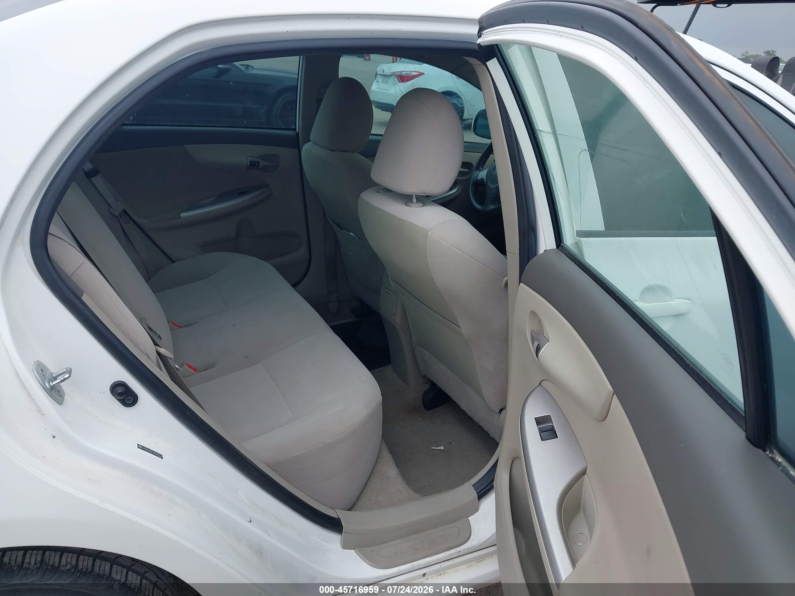 2010 Toyota Corolla Le White vin: JTDBU4EE7A9098787