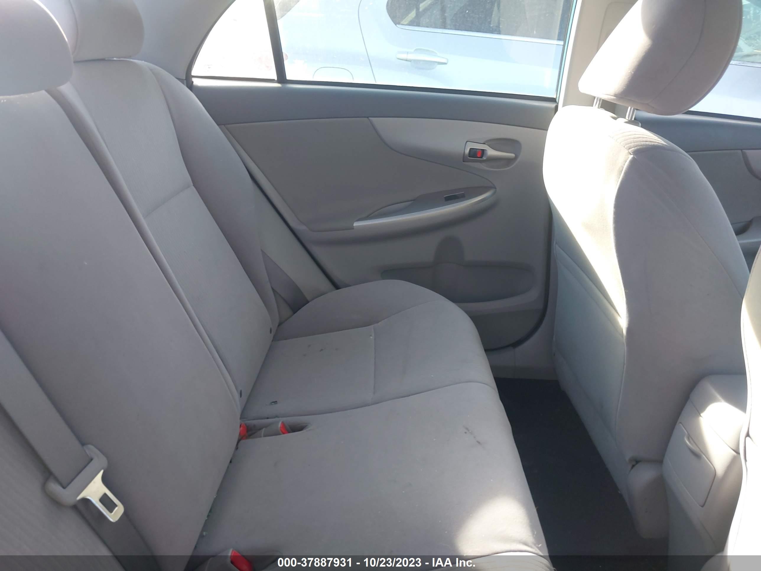 2010 Toyota Corolla Le Turquoise vin: JTDBU4EE7A9111750
