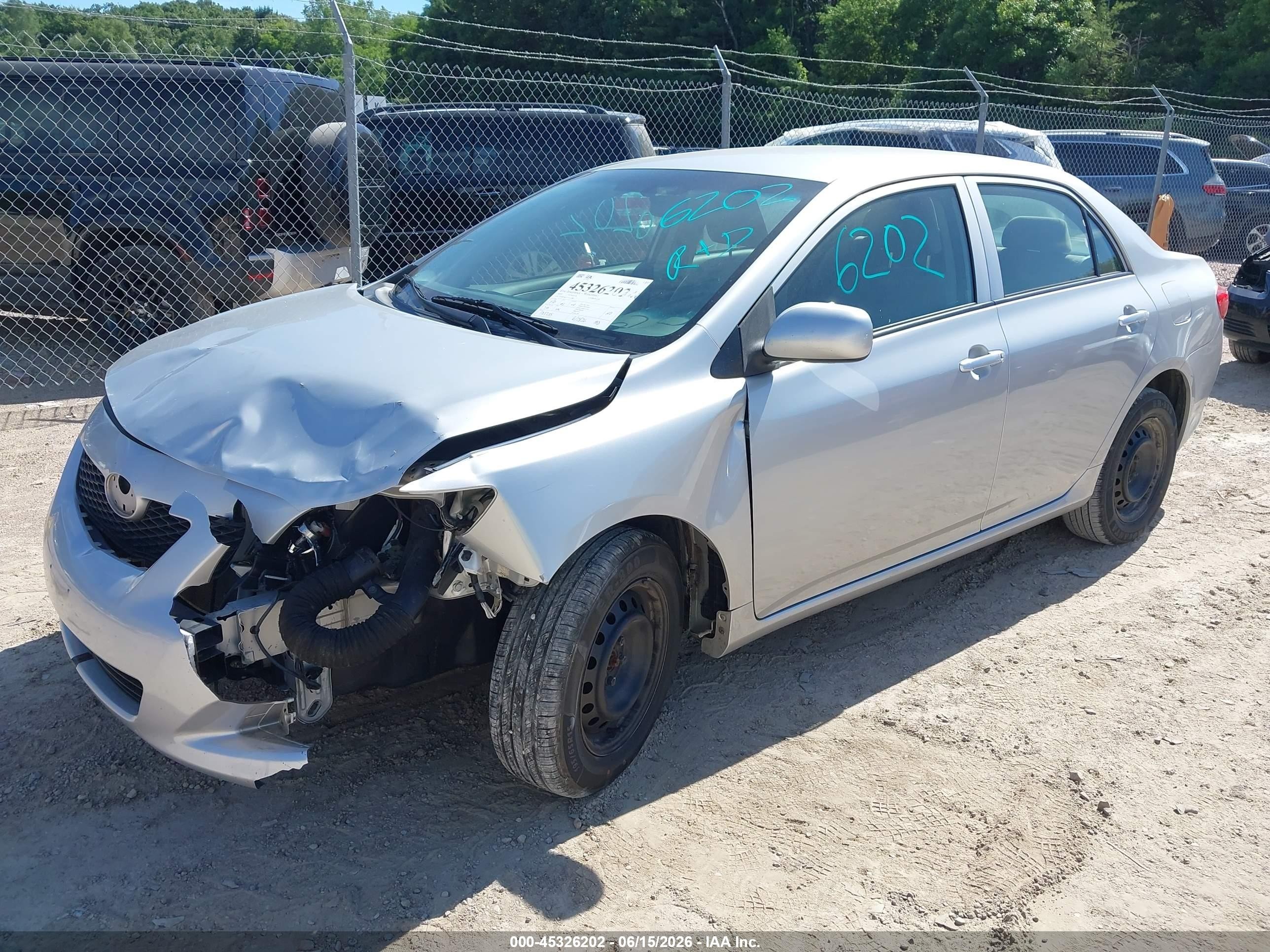 2010 Toyota Corolla Le Серебряный vin: JTDBU4EE7A9113885