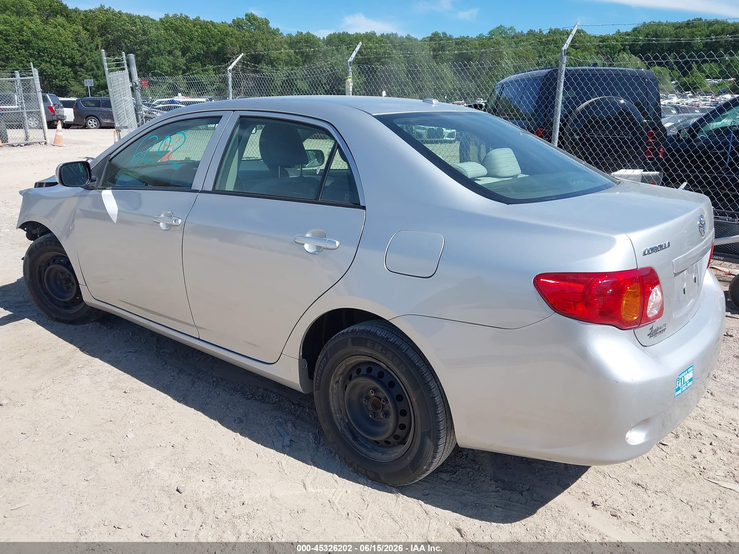 2010 Toyota Corolla Le Серебряный vin: JTDBU4EE7A9113885