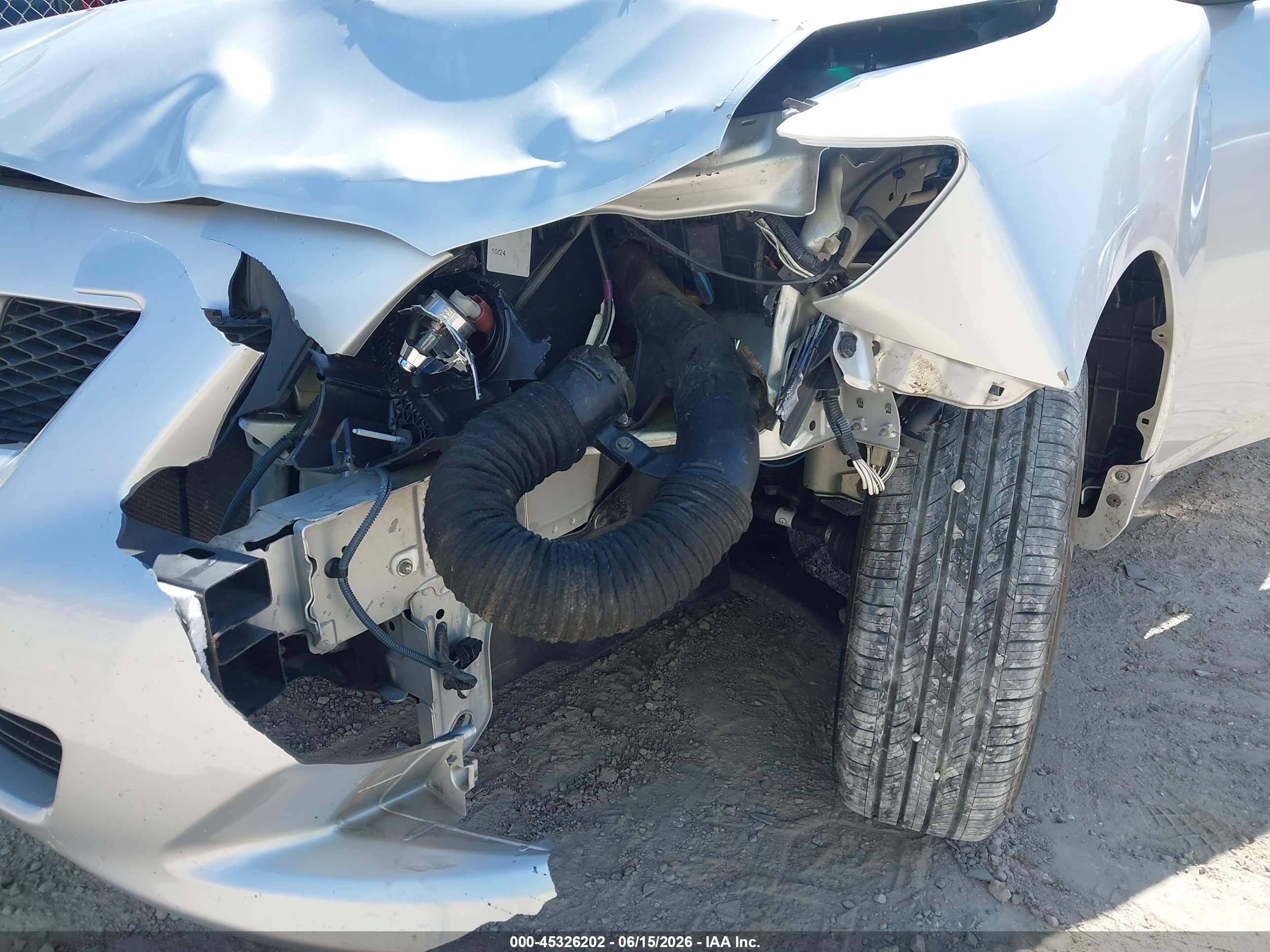 2010 Toyota Corolla Le Серебряный vin: JTDBU4EE7A9113885
