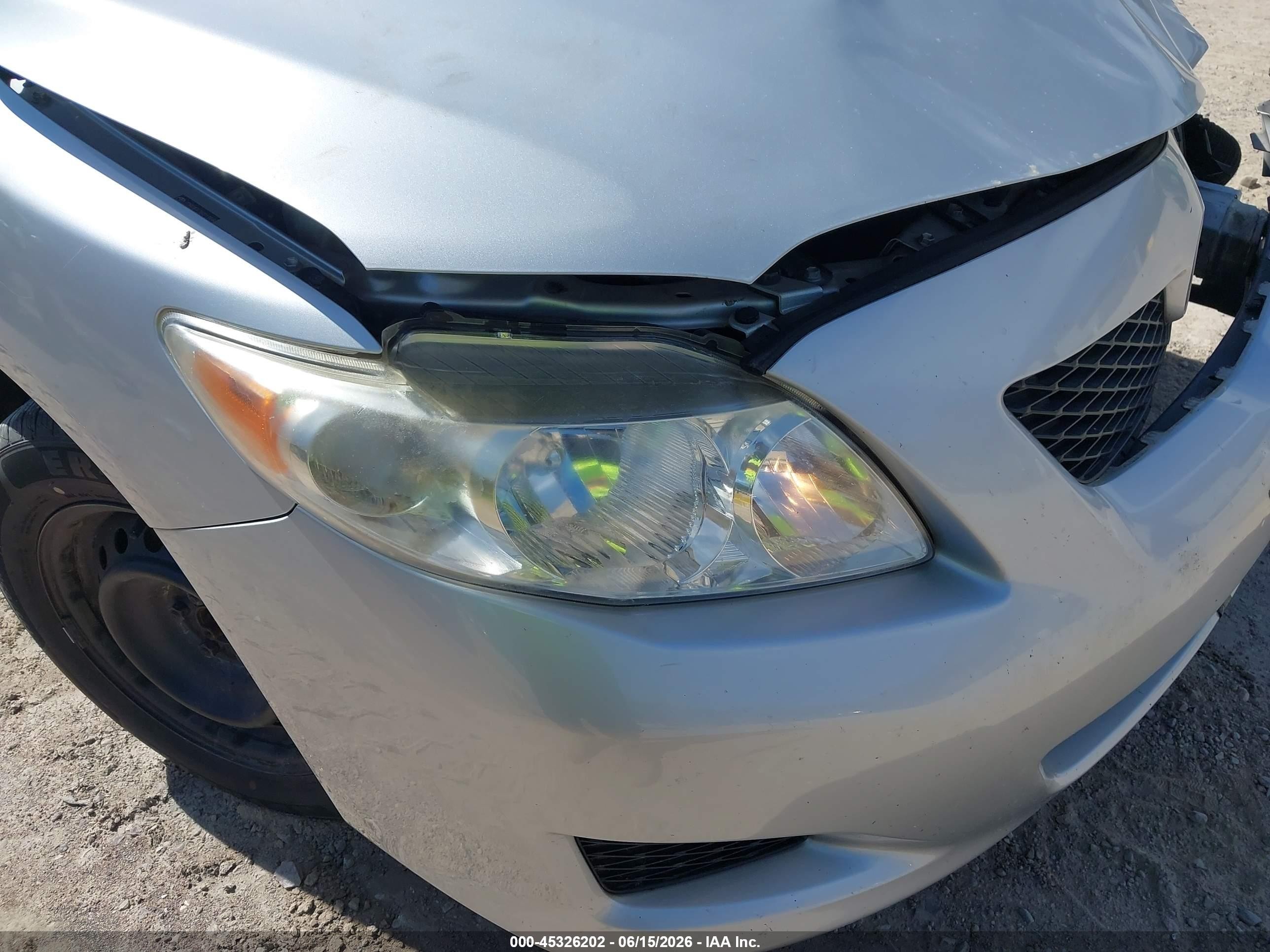 2010 Toyota Corolla Le Серебряный vin: JTDBU4EE7A9113885