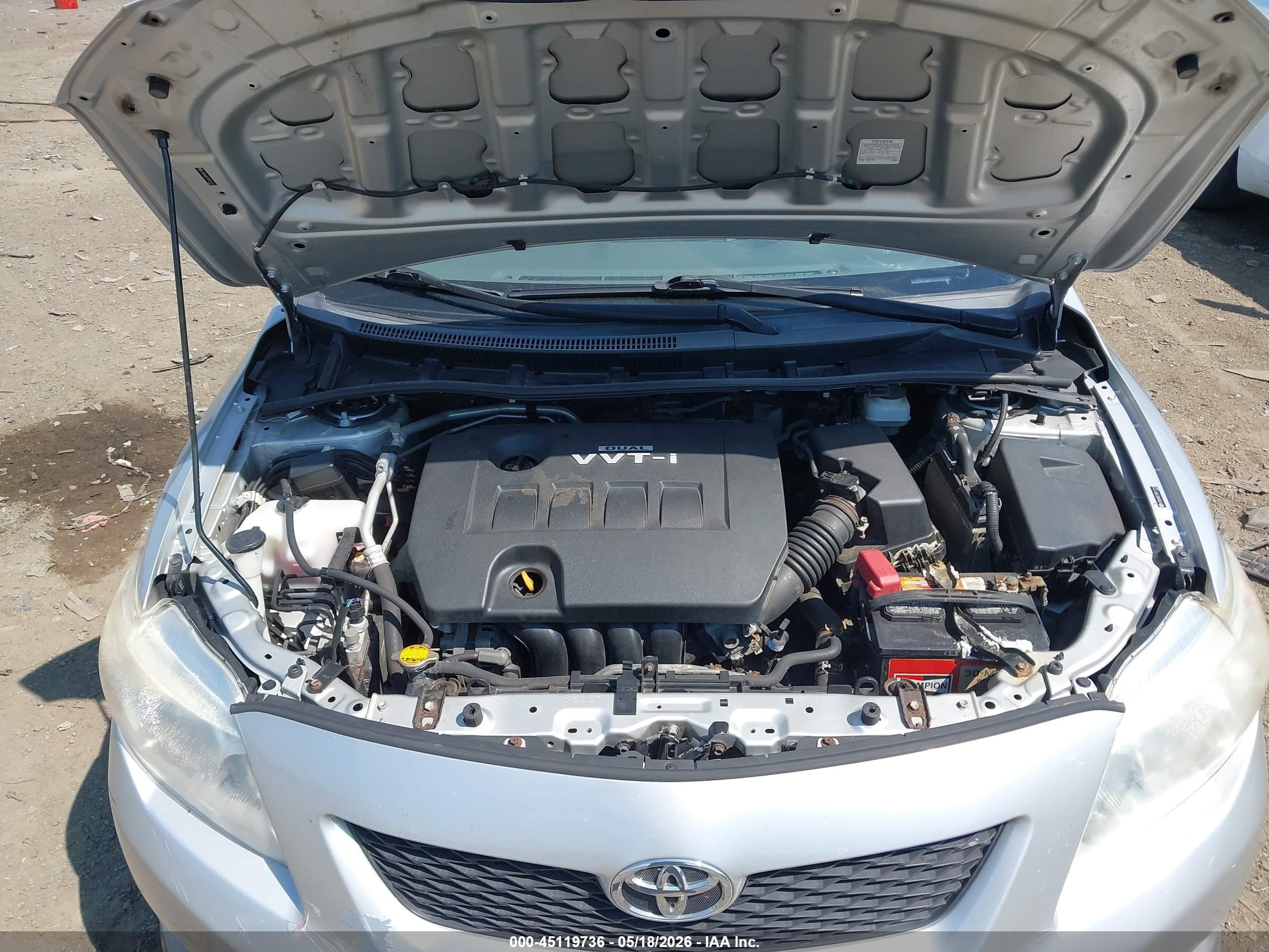 2010 Toyota Corolla Le Silver vin: JTDBU4EE7A9117113