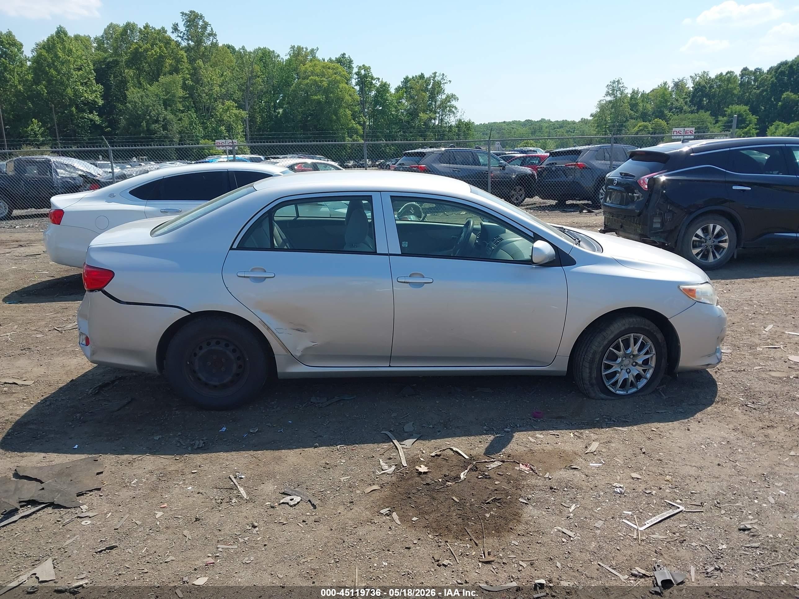 2010 Toyota Corolla Le Silver vin: JTDBU4EE7A9117113