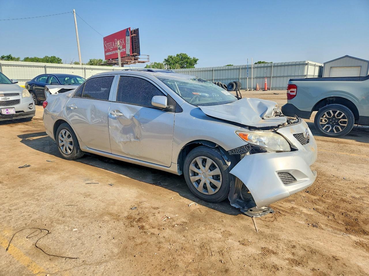 2010 Toyota Corolla Le Silver vin: JTDBU4EE7A9117354