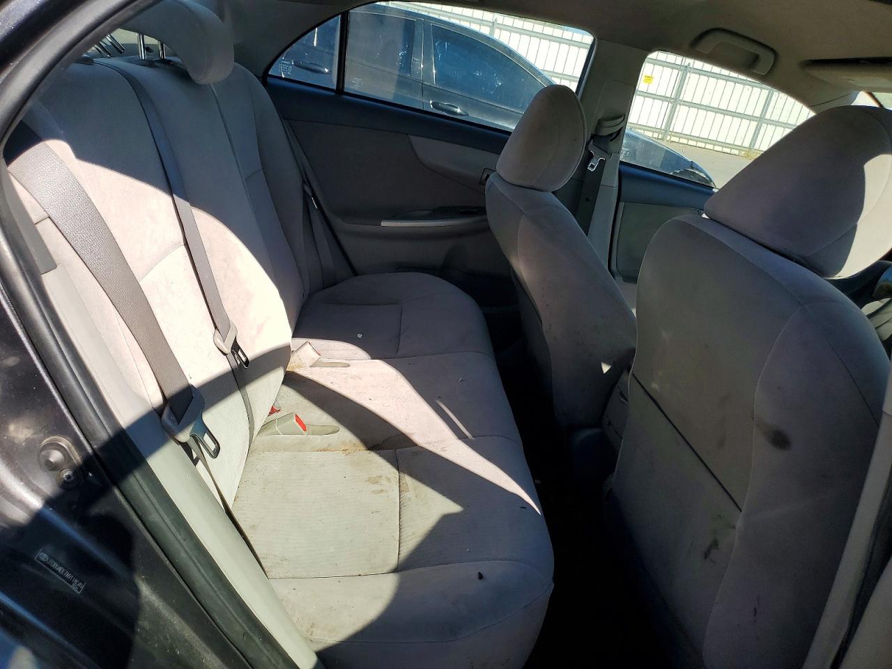 2010 Toyota Corolla Le Gray vin: JTDBU4EE7A9118049
