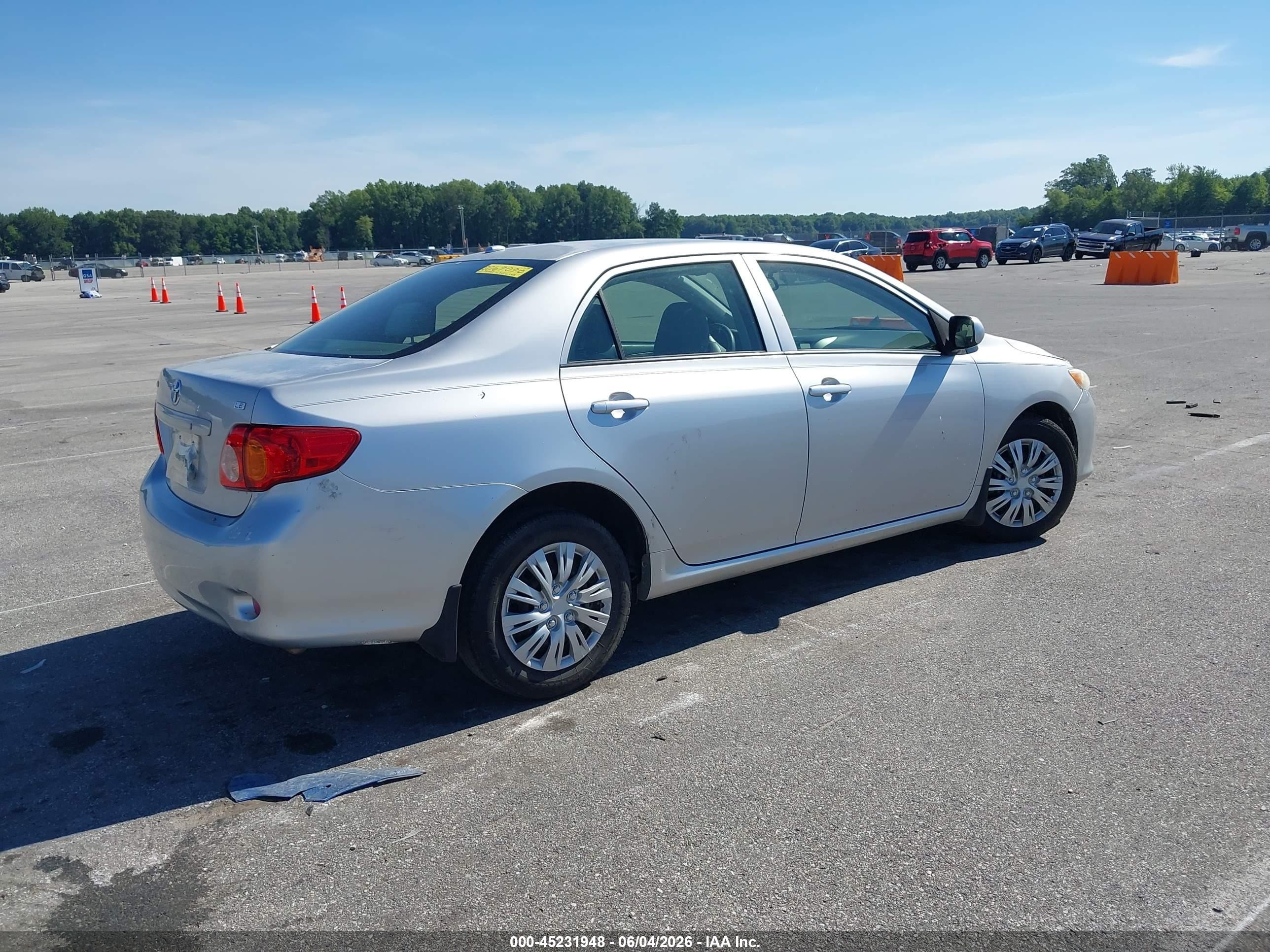 2010 Toyota Corolla Le Silver vin: JTDBU4EE7AJ067070