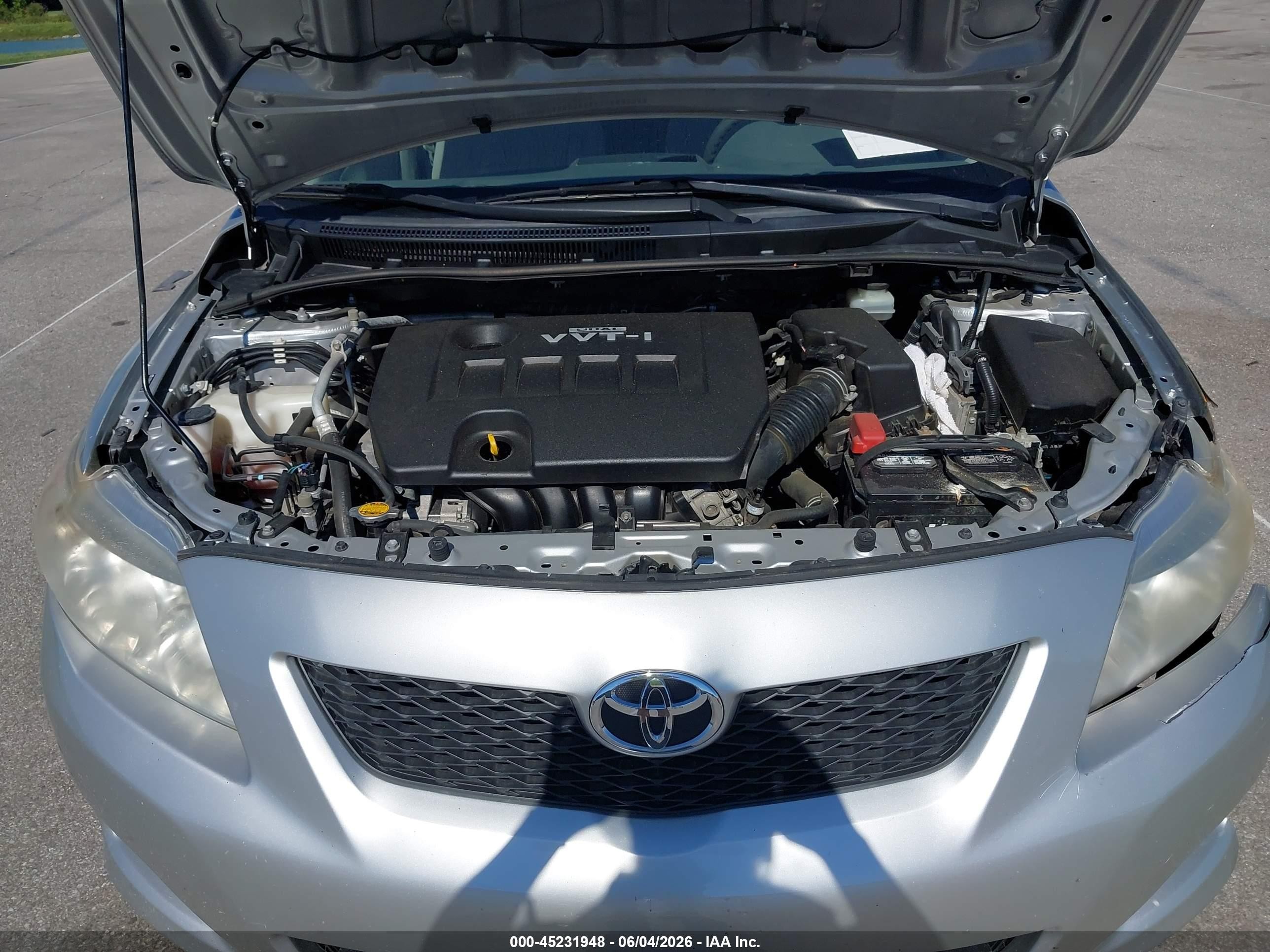 2010 Toyota Corolla Le Silver vin: JTDBU4EE7AJ067070