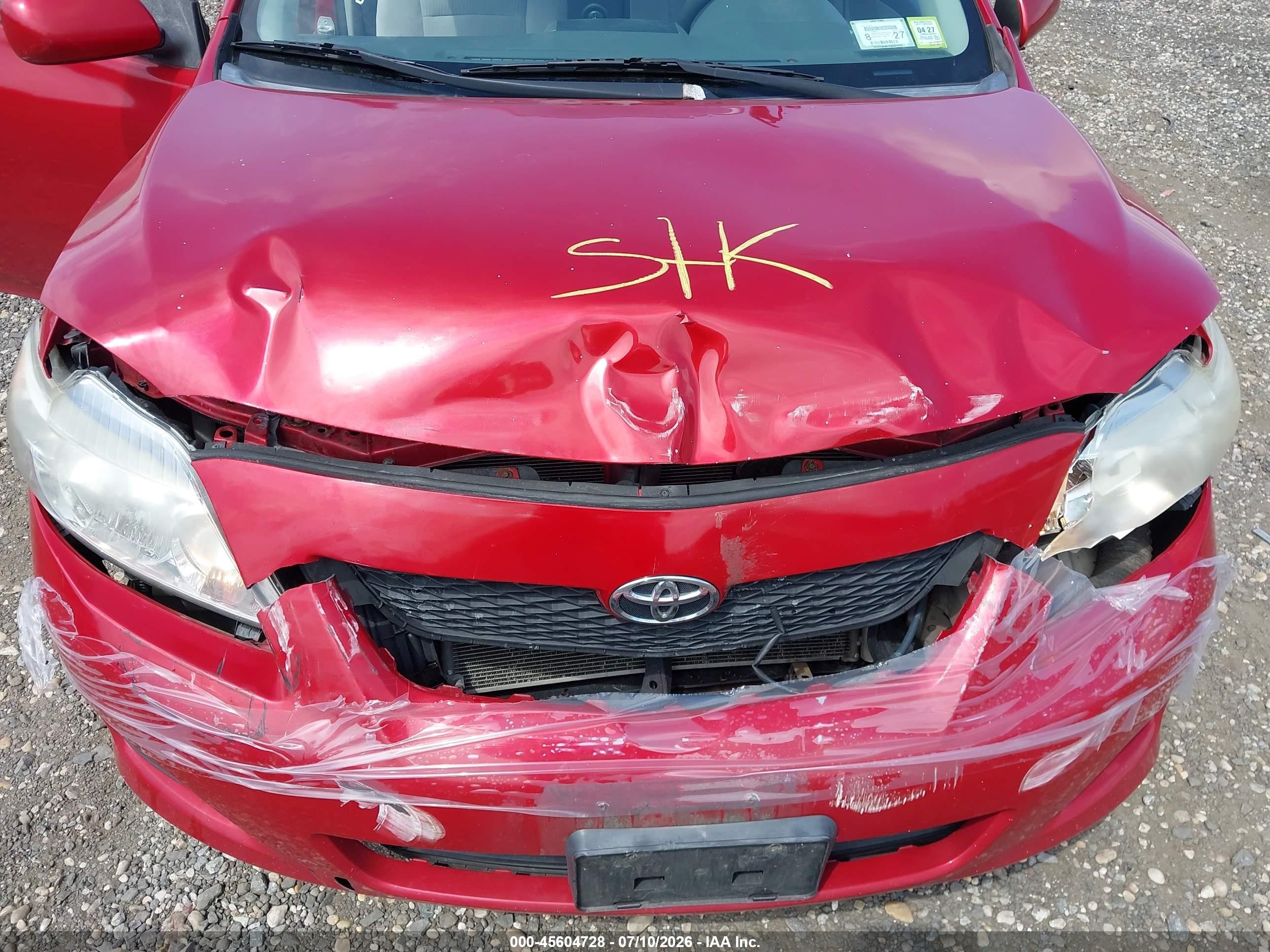 2010 Toyota Corolla Le Red vin: JTDBU4EE7AJ073225