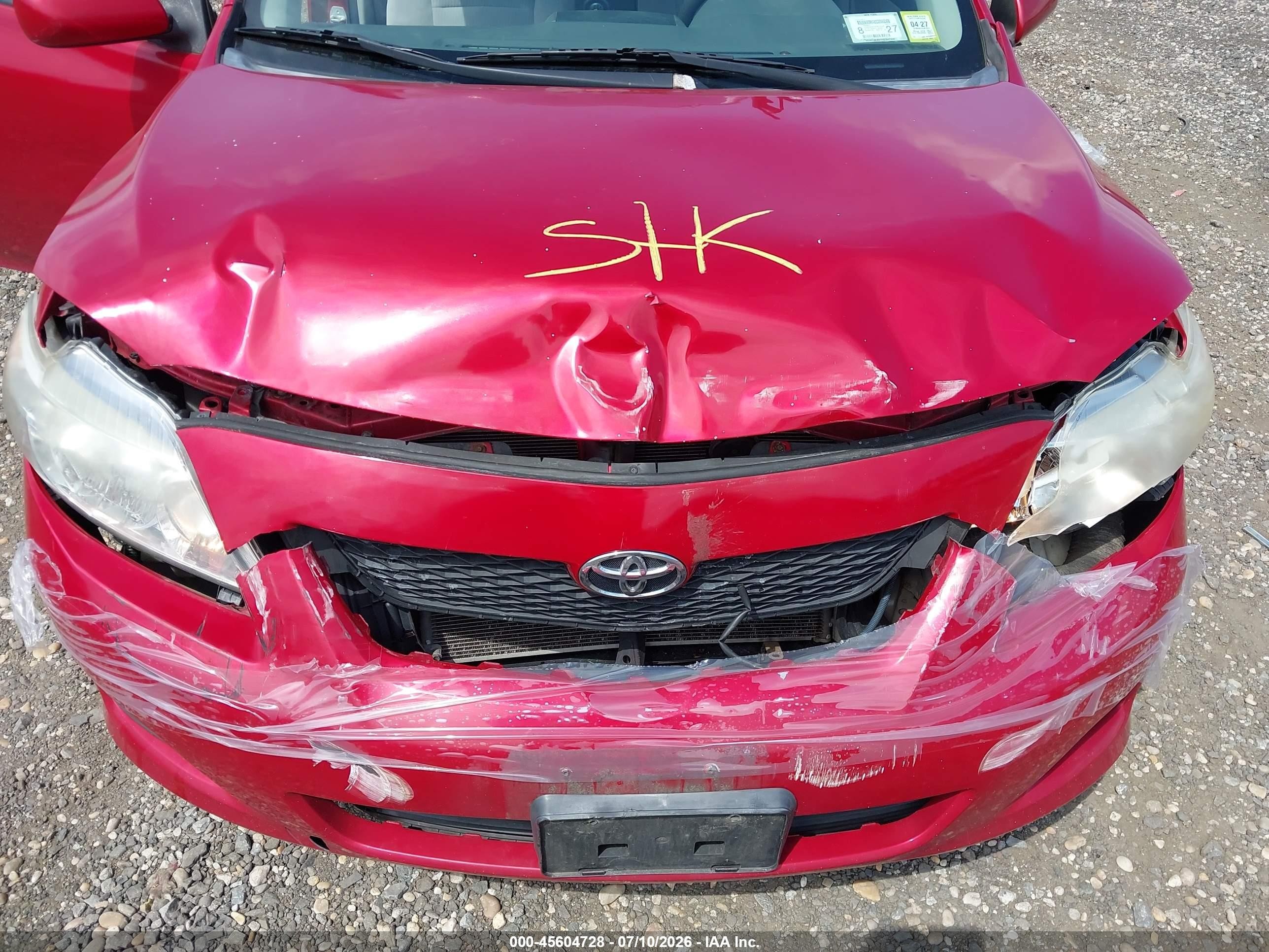 2010 Toyota Corolla Le Red vin: JTDBU4EE7AJ073225
