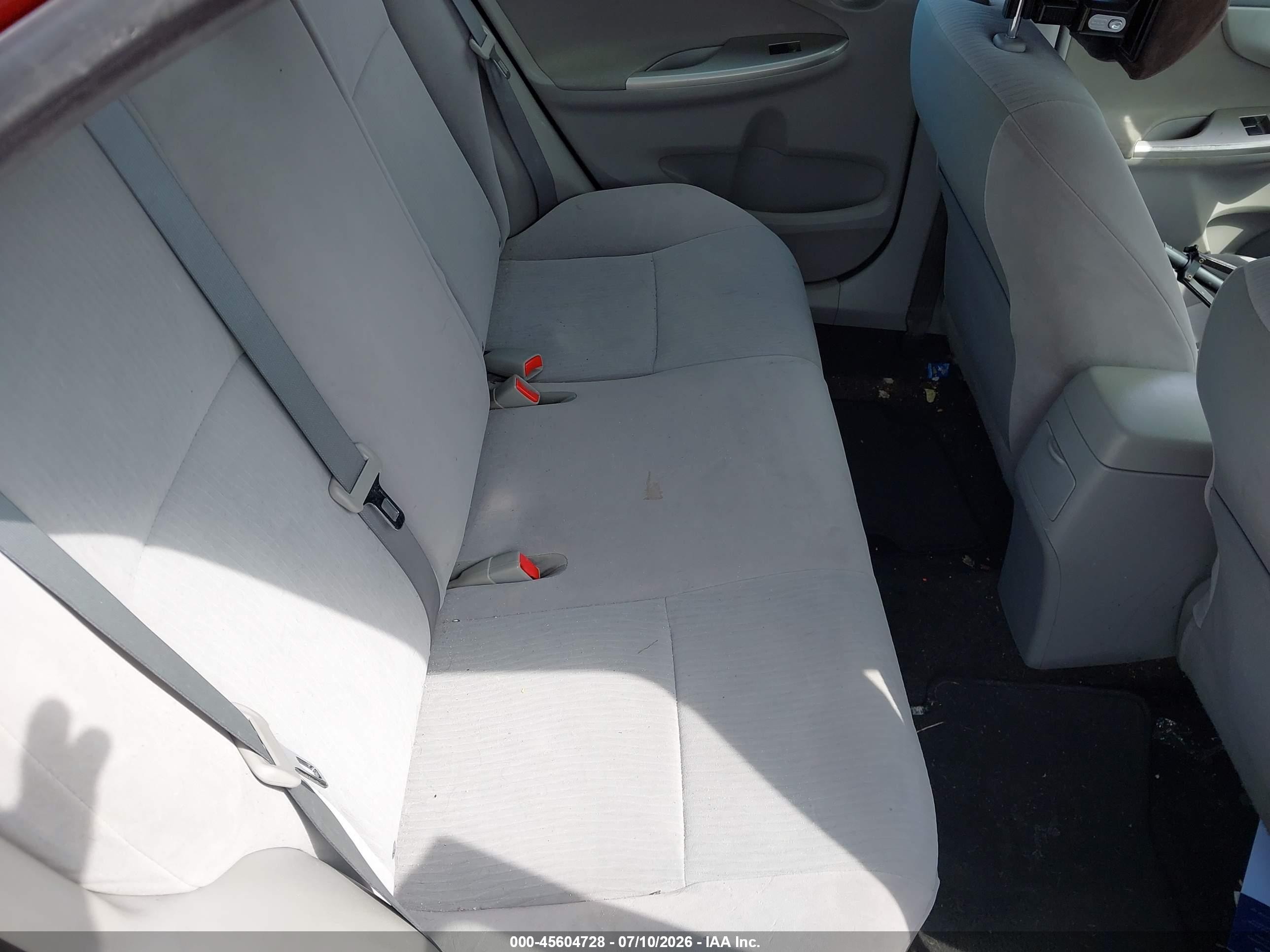 2010 Toyota Corolla Le Red vin: JTDBU4EE7AJ073225