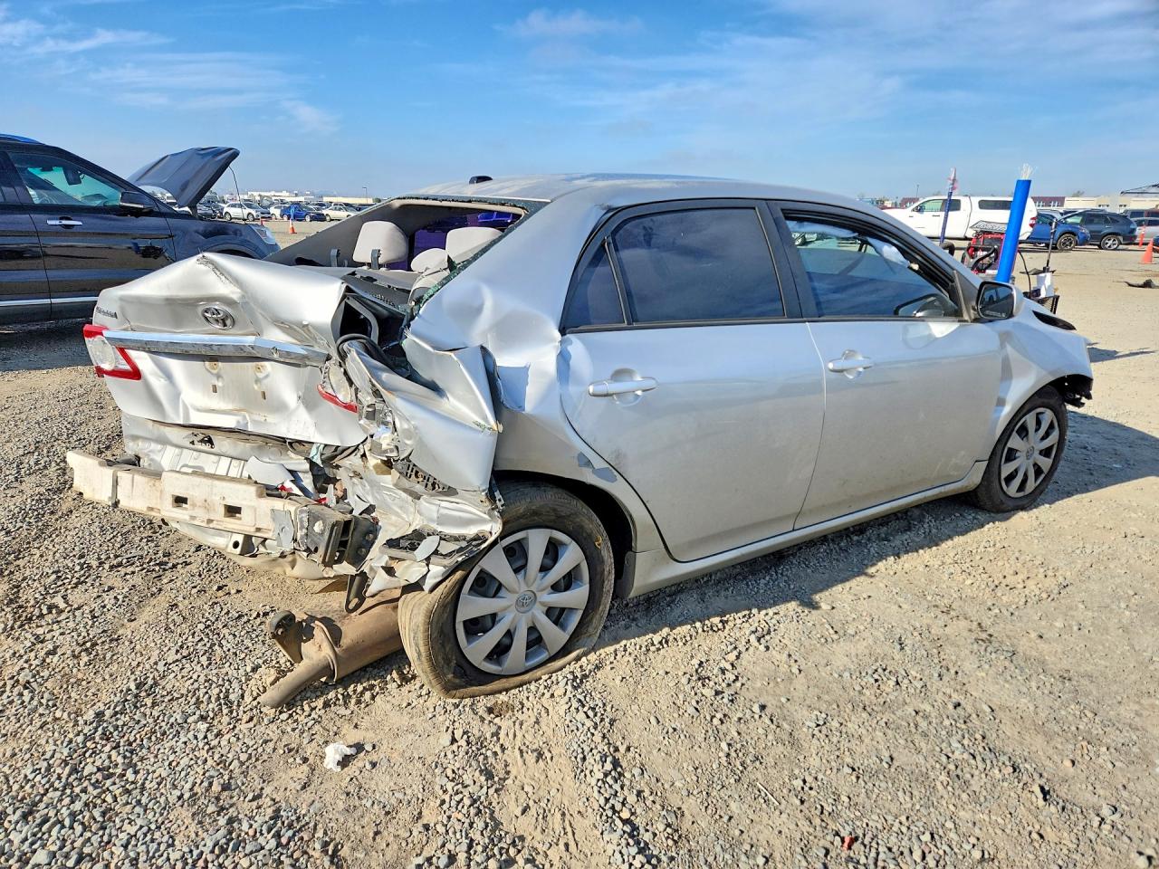 2011 Toyota Corolla Le Silver vin: JTDBU4EE7B9124287