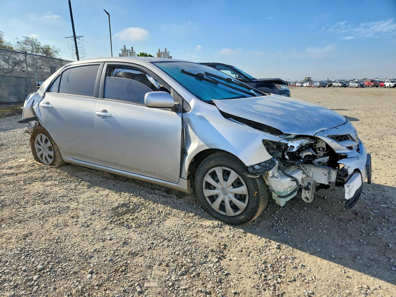 2011 Toyota Corolla Le Silver vin: JTDBU4EE7B9124287