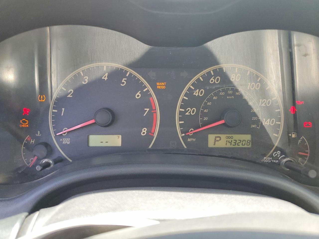 2011 Toyota Corolla Le Silver vin: JTDBU4EE7B9128467