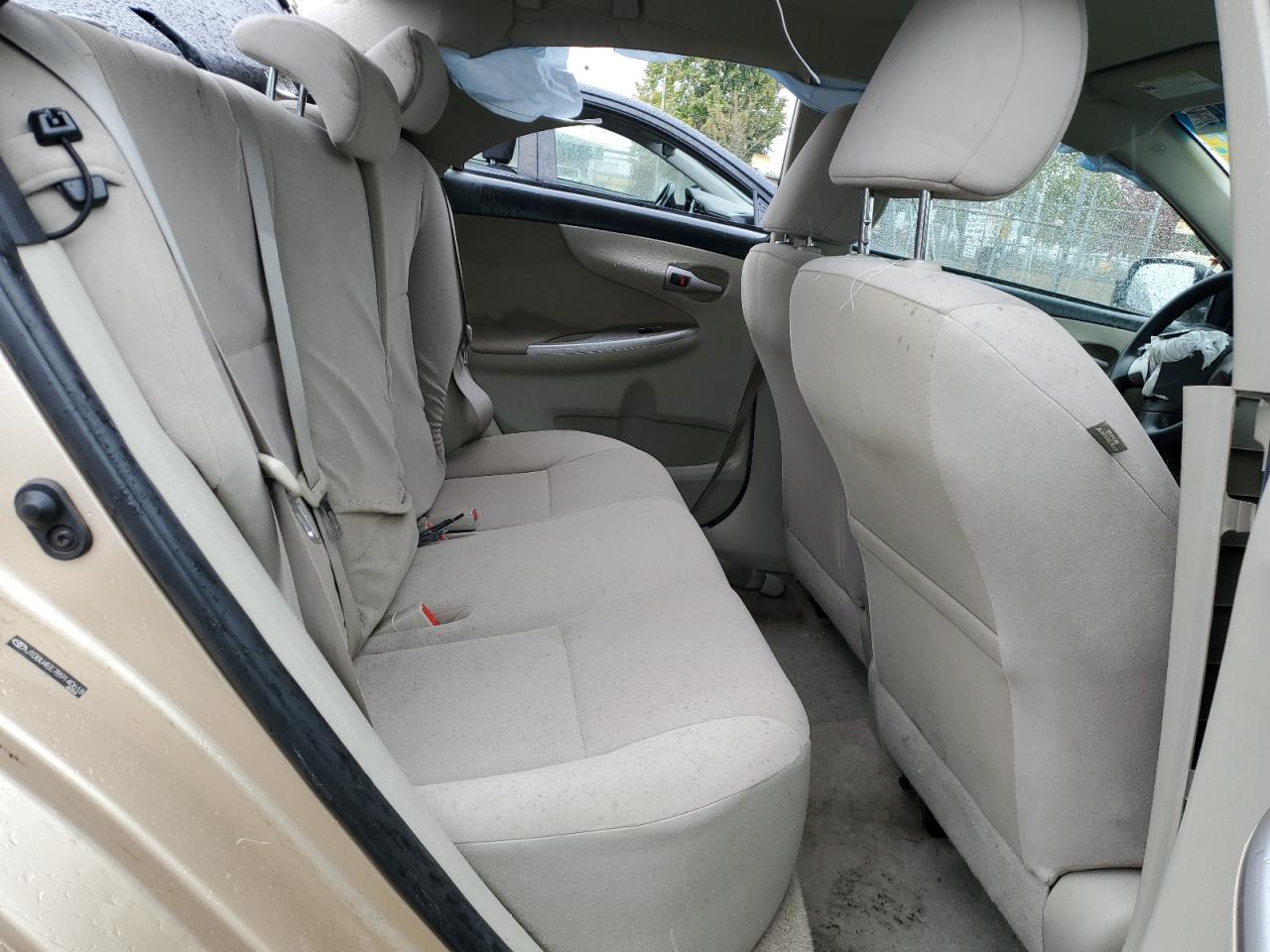 2011 Toyota Corolla Base Gold vin: JTDBU4EE7B9140618