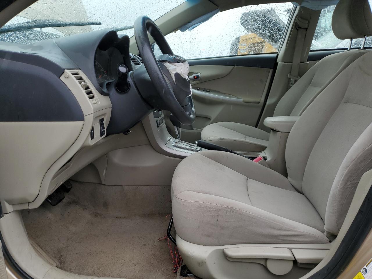 2011 Toyota Corolla Base Gold vin: JTDBU4EE7B9140618