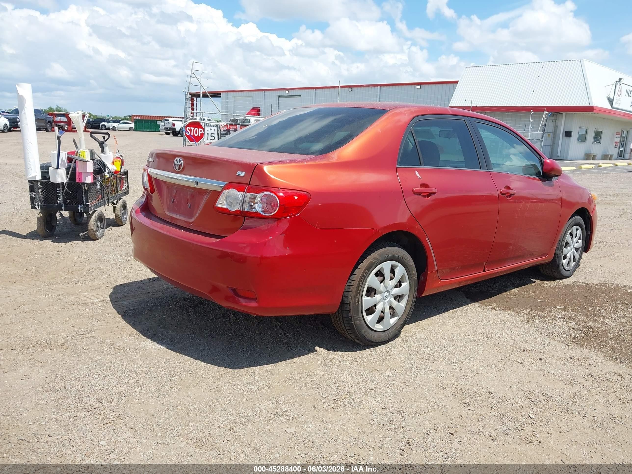 2011 Toyota Corolla Le Red vin: JTDBU4EE7B9141364