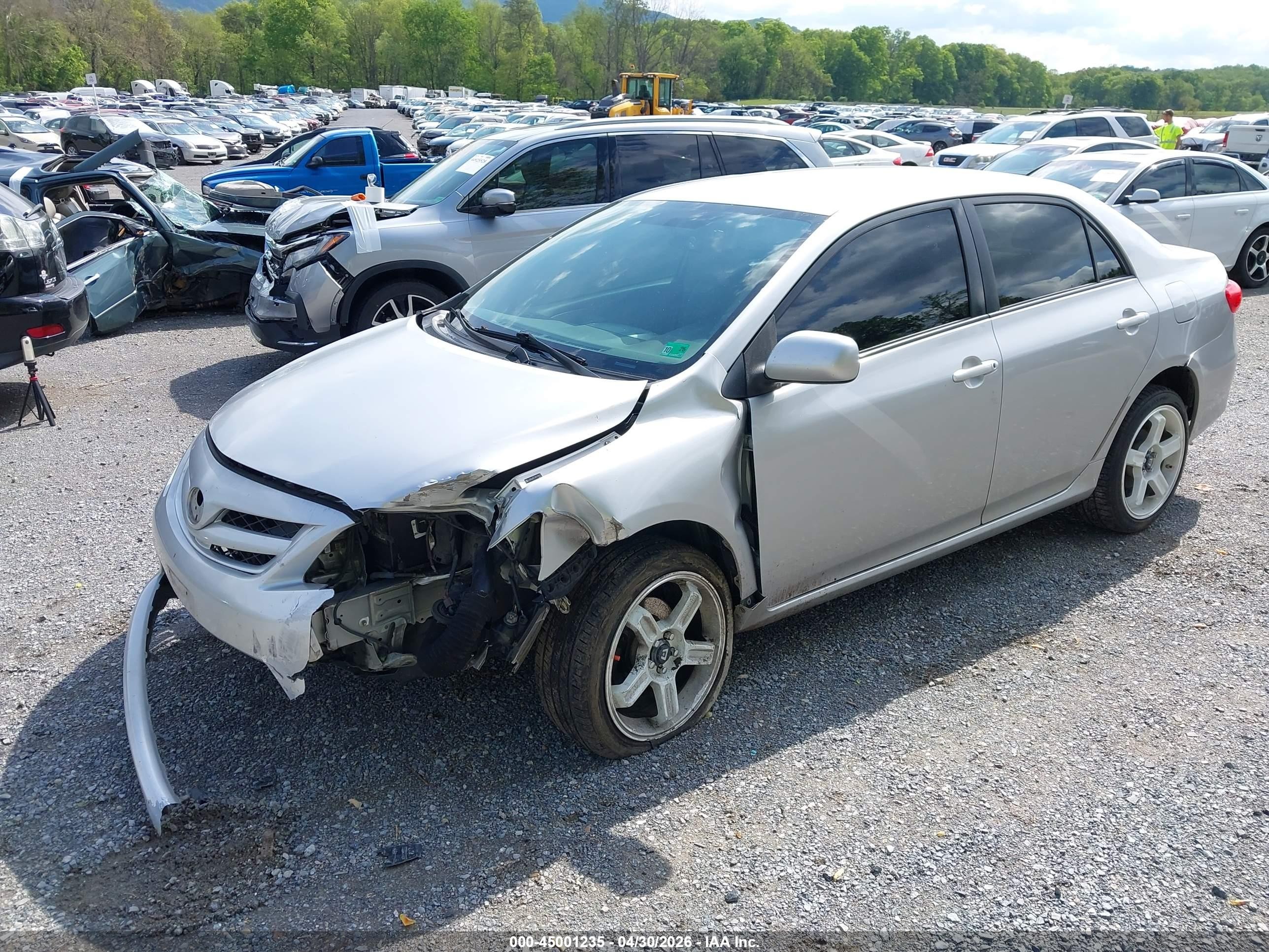 2011 Toyota Corolla Le Silver vin: JTDBU4EE7B9149013