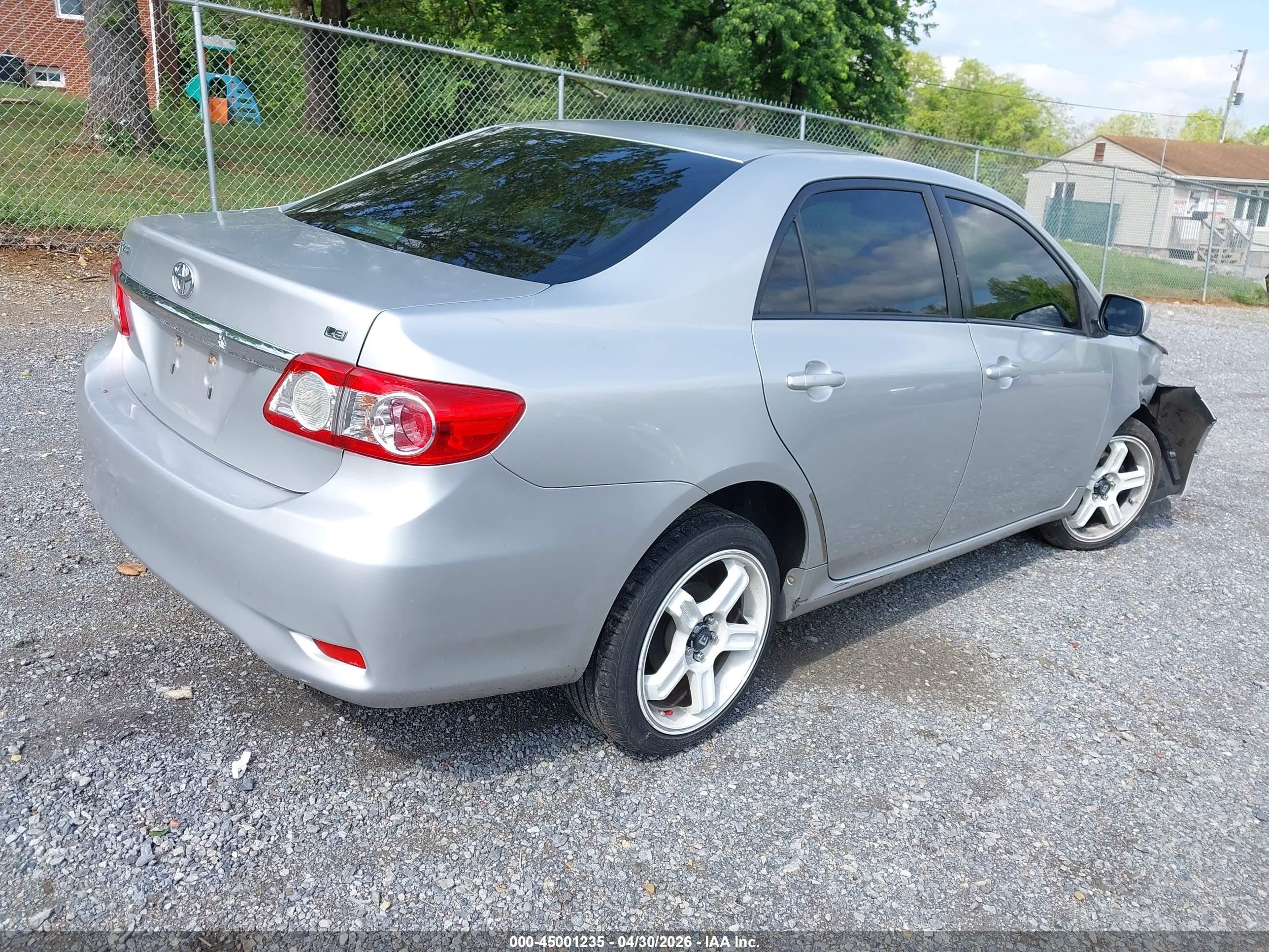 2011 Toyota Corolla Le Silver vin: JTDBU4EE7B9149013