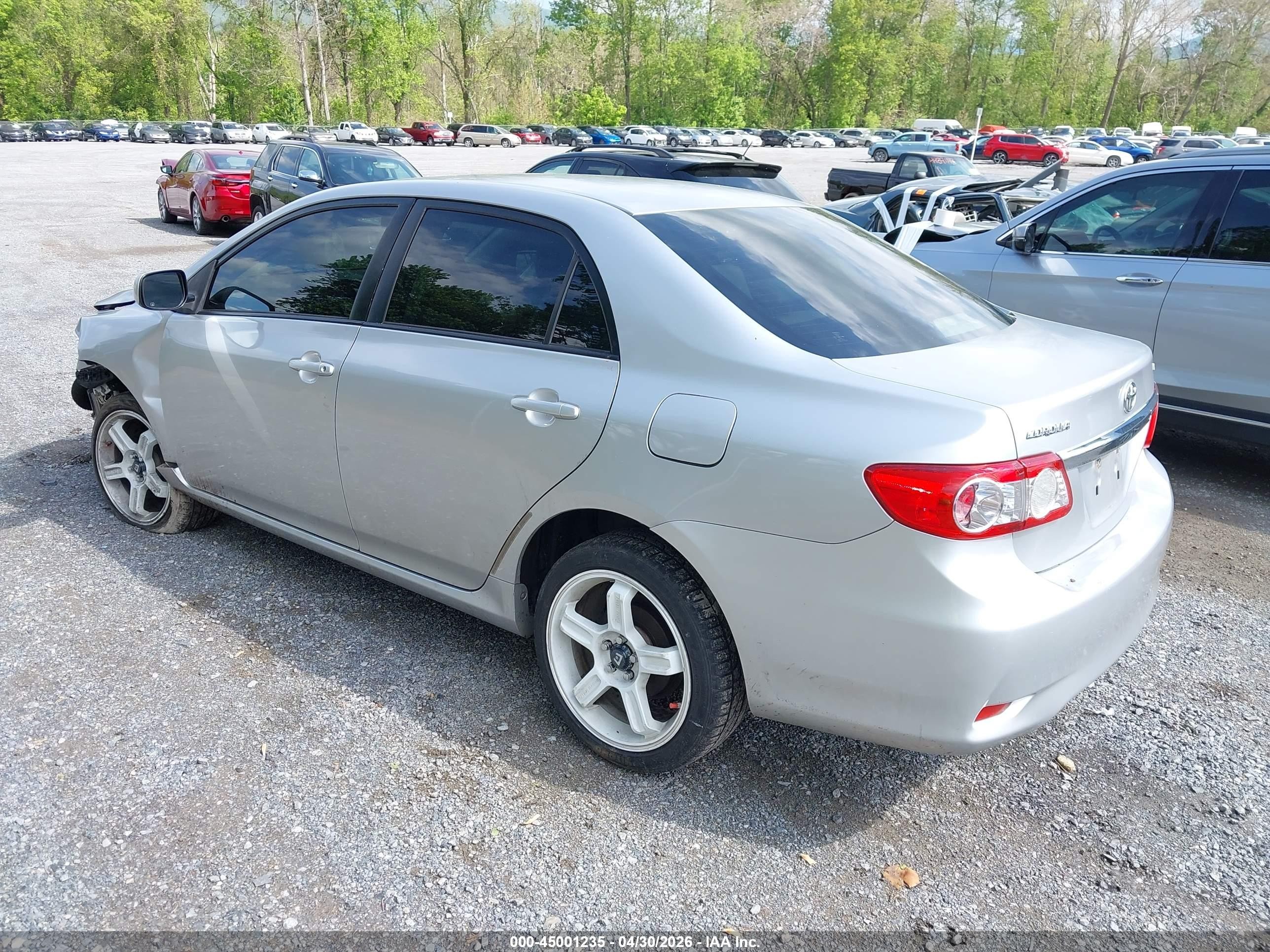2011 Toyota Corolla Le Silver vin: JTDBU4EE7B9149013