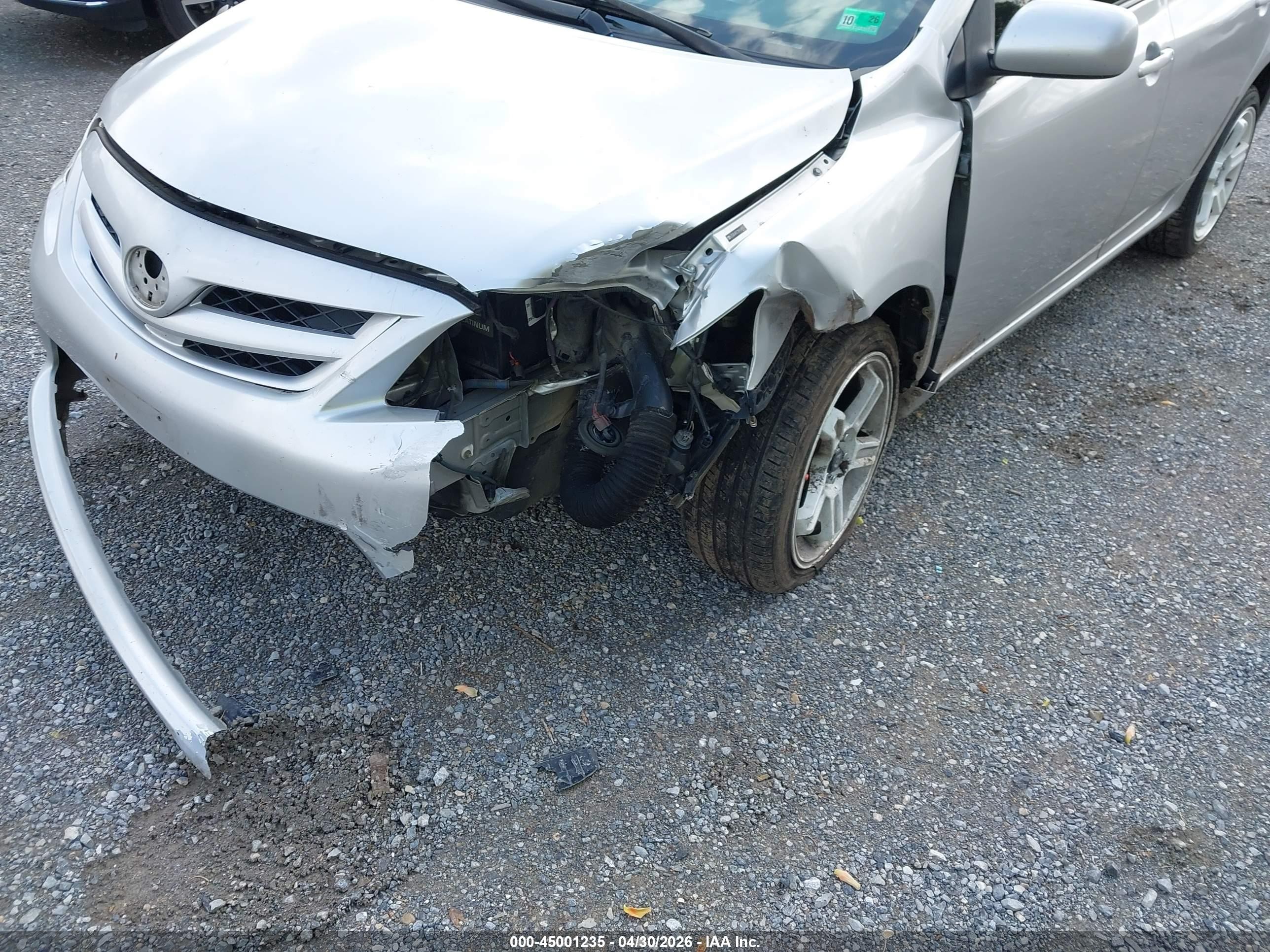 2011 Toyota Corolla Le Silver vin: JTDBU4EE7B9149013