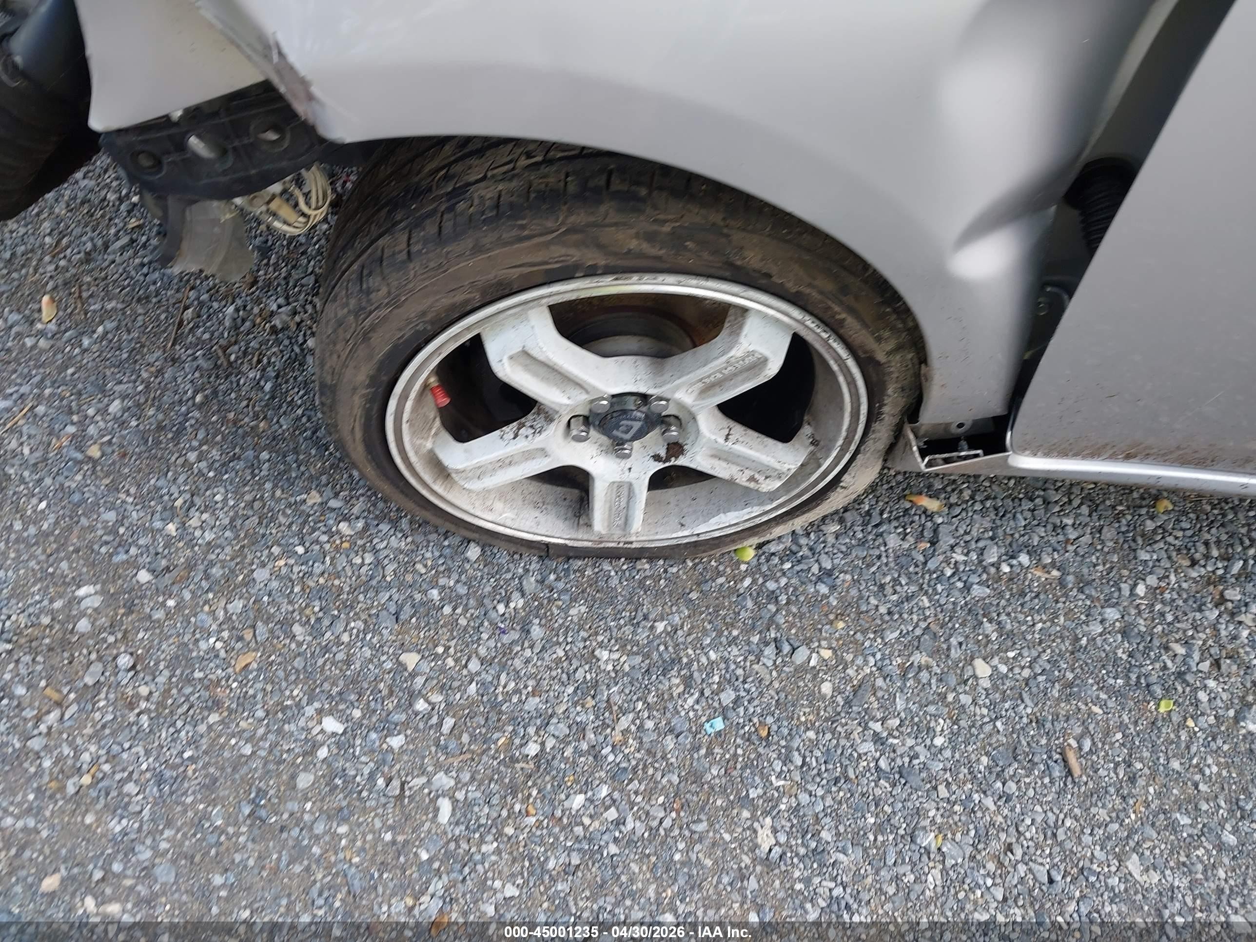 2011 Toyota Corolla Le Silver vin: JTDBU4EE7B9149013