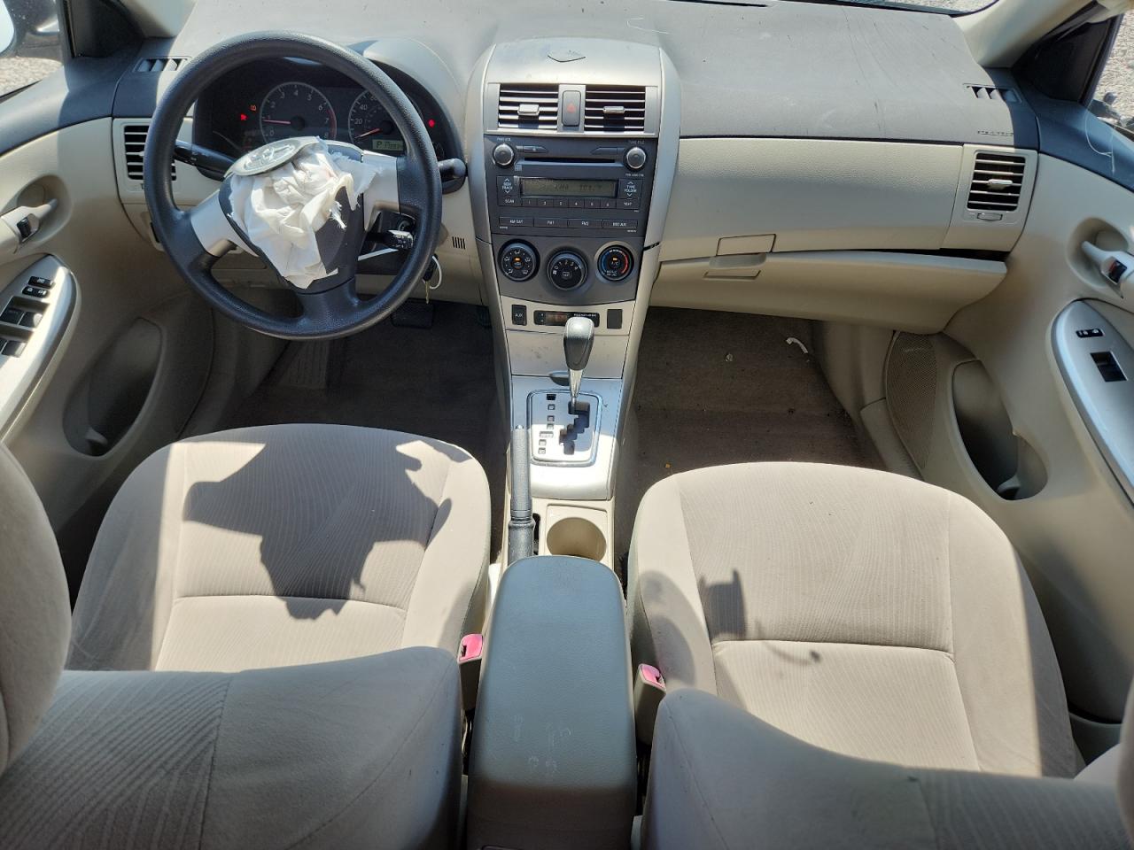 2011 Toyota Corolla Le White vin: JTDBU4EE7B9149481