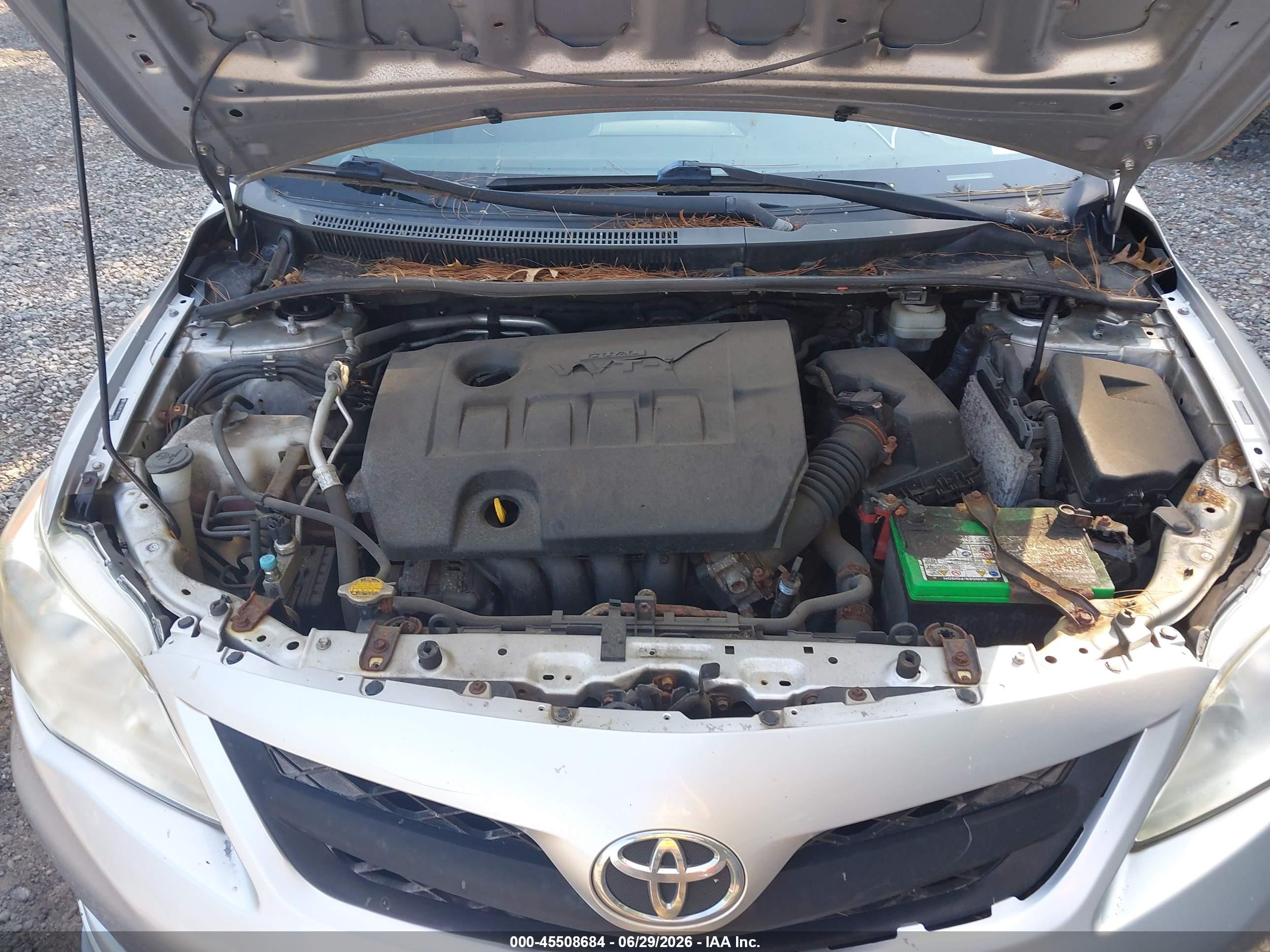 2011 Toyota Corolla Le Silver vin: JTDBU4EE7B9151554