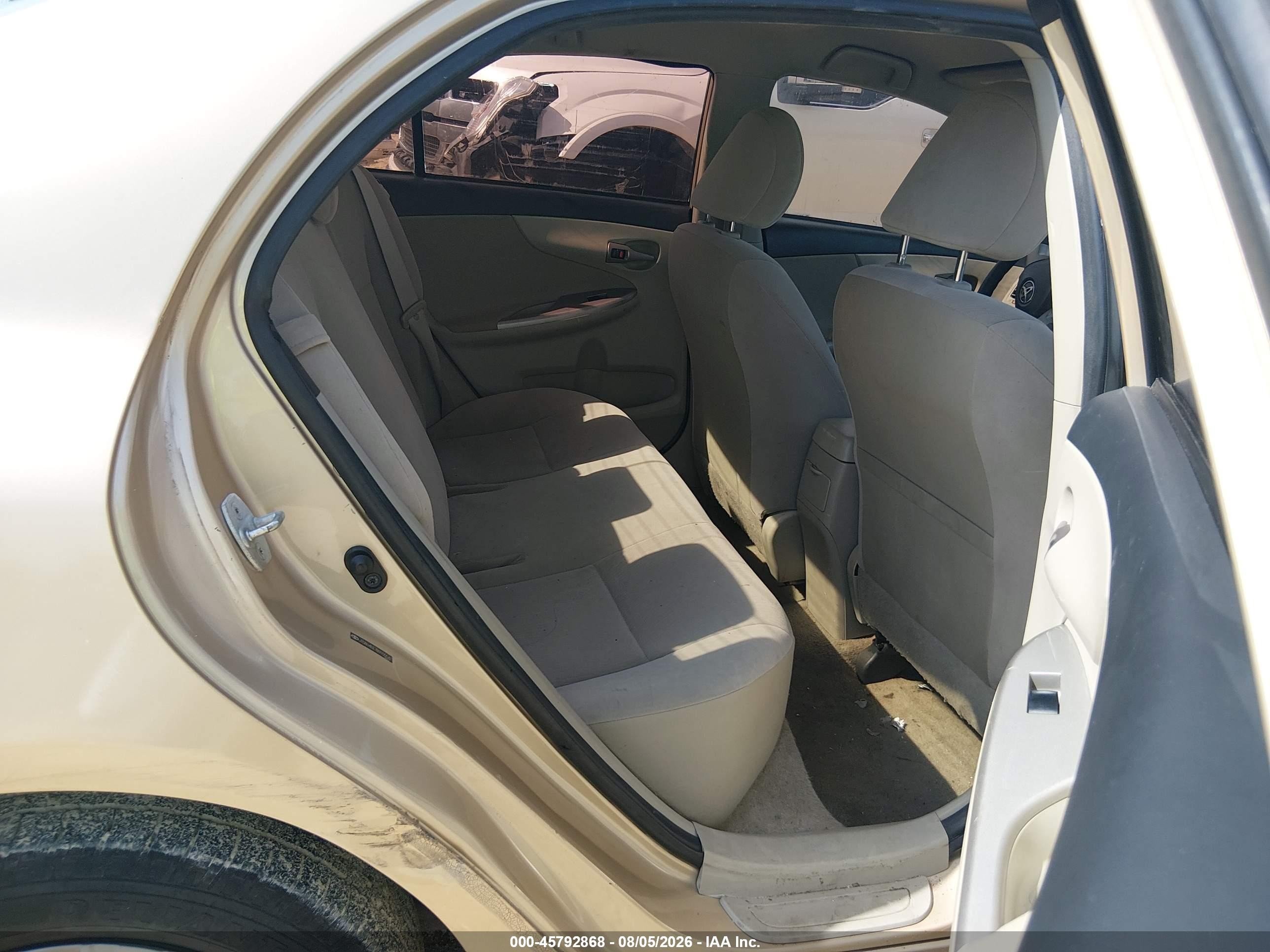 2011 Toyota Corolla Le Champagne vin: JTDBU4EE7B9155541