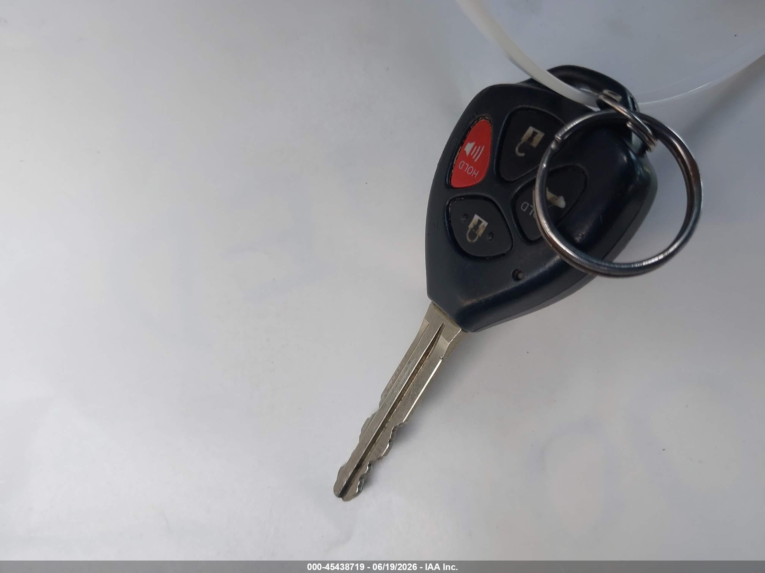 2011 Toyota Corolla Le Silver vin: JTDBU4EE7B9159069