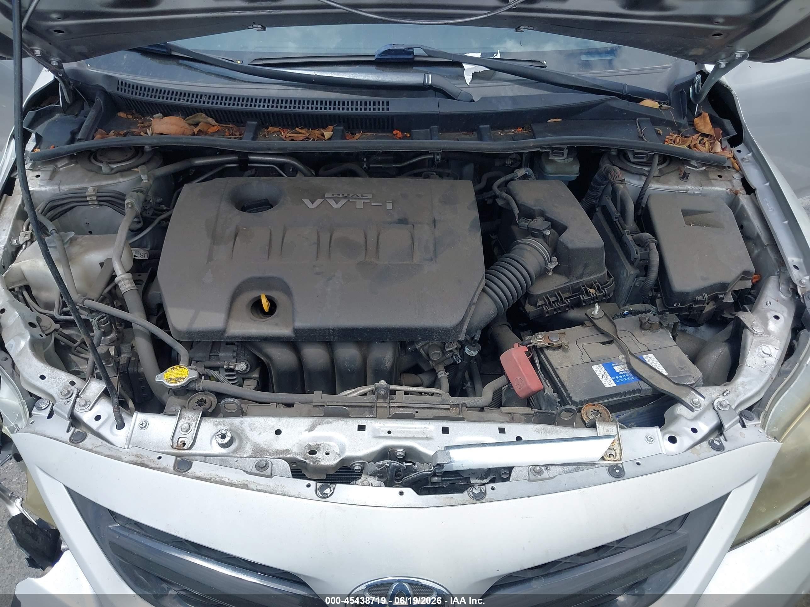 2011 Toyota Corolla Le Silver vin: JTDBU4EE7B9159069