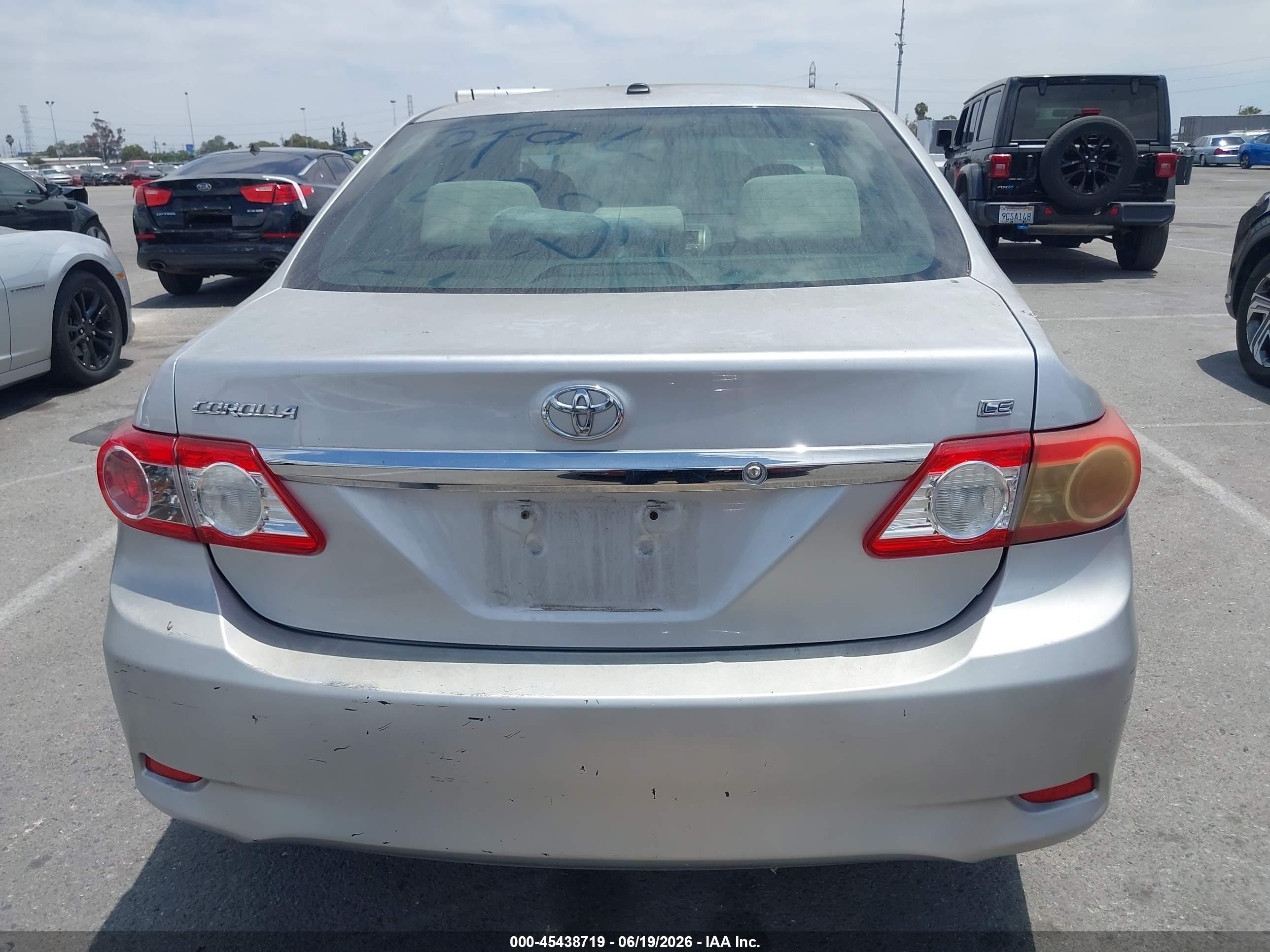 2011 Toyota Corolla Le Silver vin: JTDBU4EE7B9159069